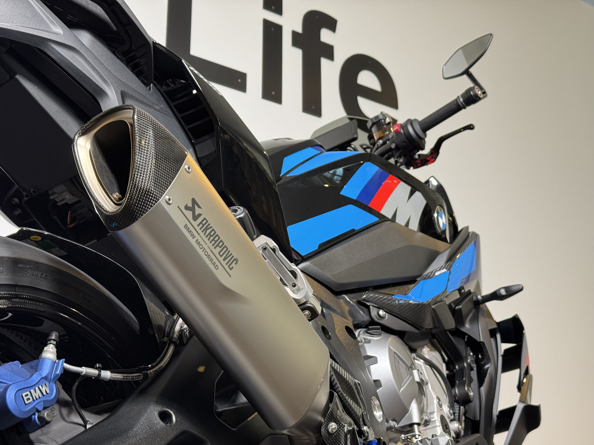 BMW M 1000 XR Competition-showroom-element-3