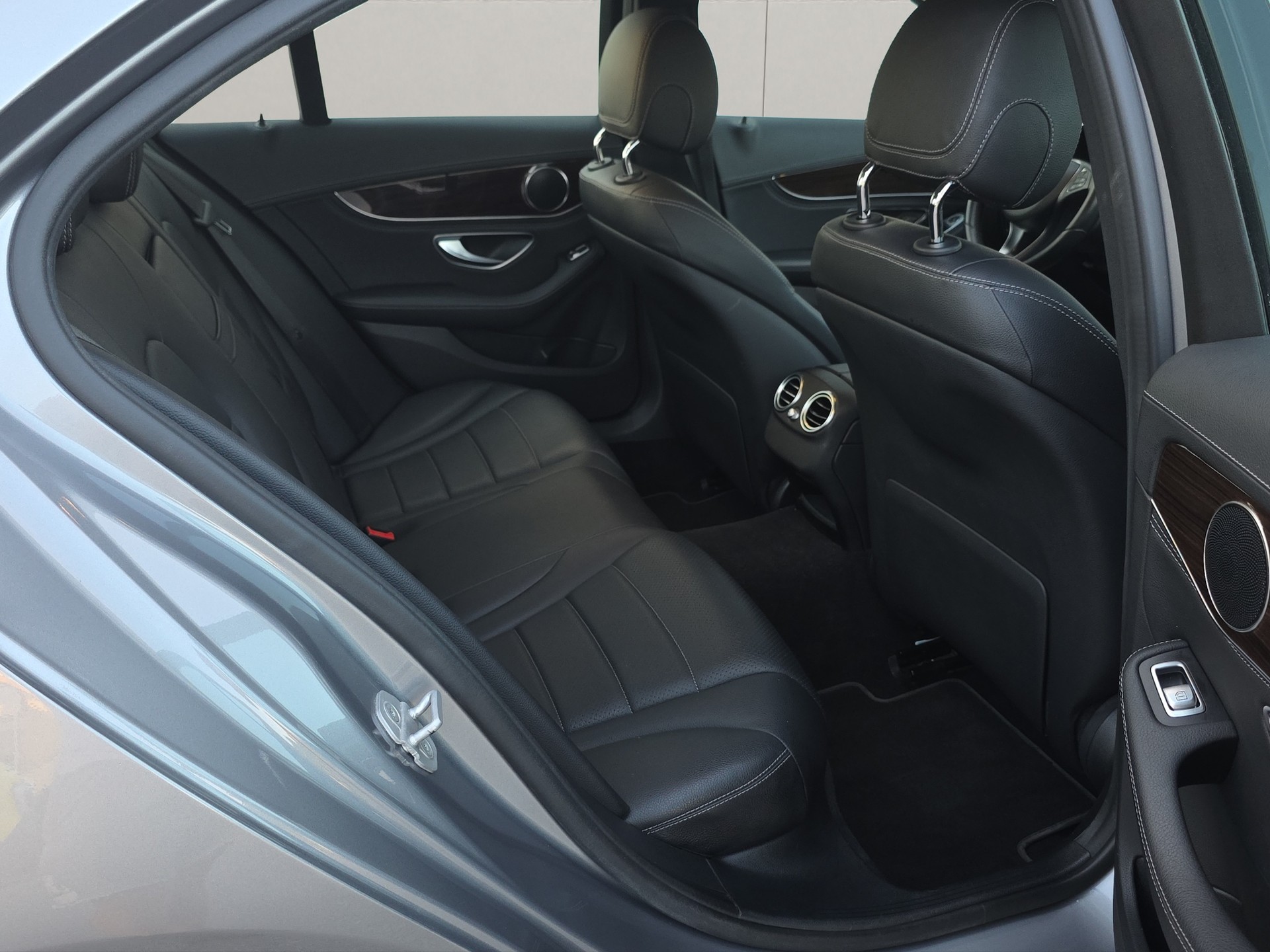 MERCEDES-BENZ C 220 d Avantgarde 4Matic 7G-Tronic-image-13
