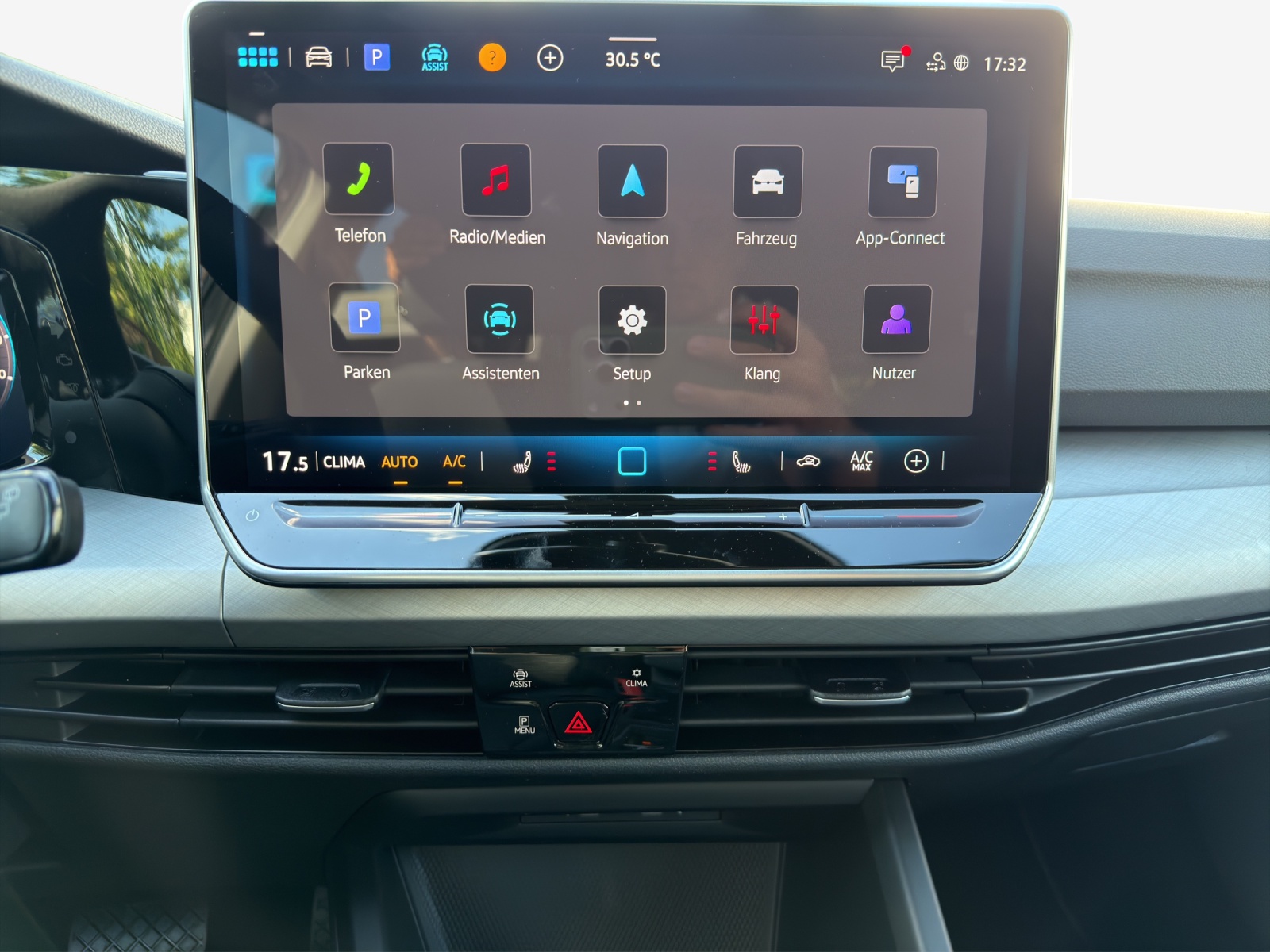 VW Golf 1.5 e TSI mHEV Value DSG-image-10