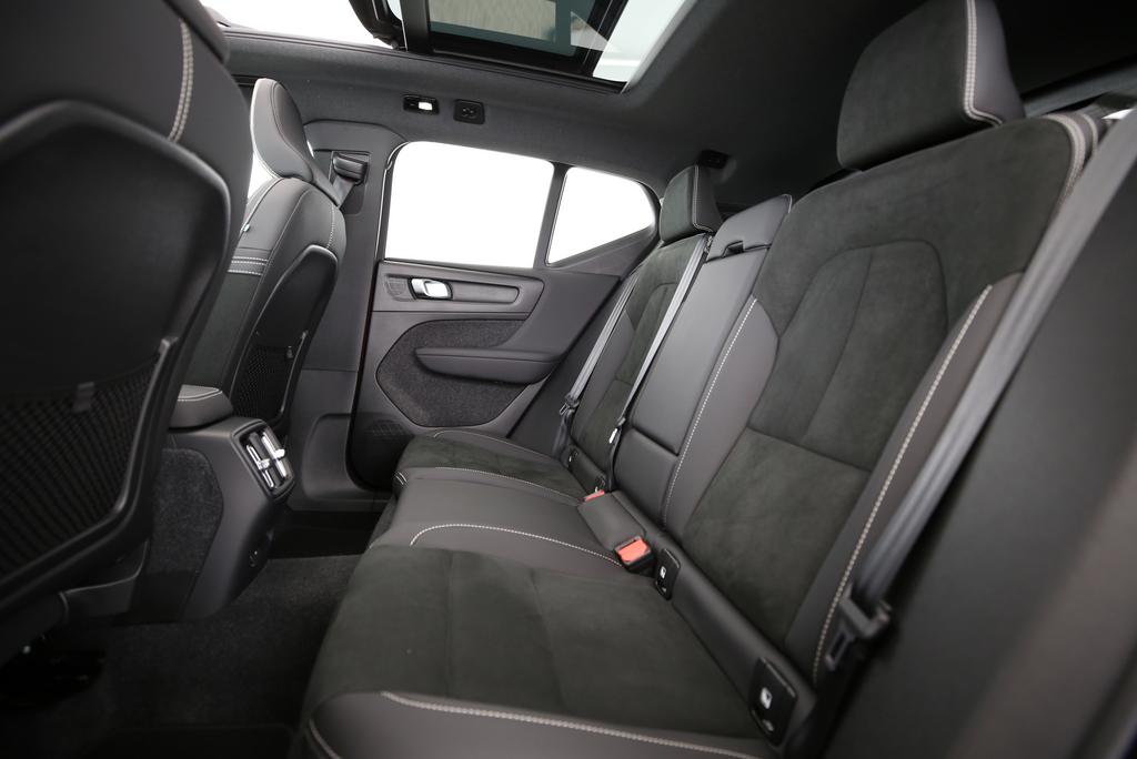 VOLVO XC40 P8 Twin Ultimate AWD-image-8