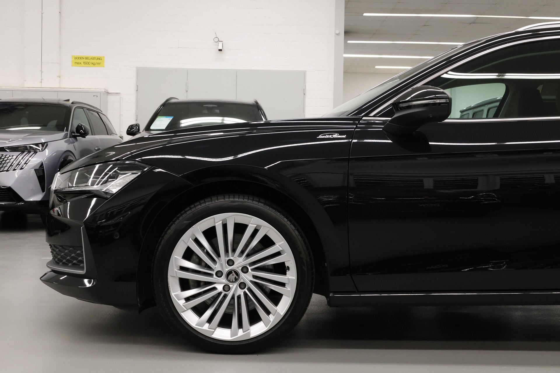 SKODA Superb Combi 2.0 TDI L & K 4x4 DSG-image-11