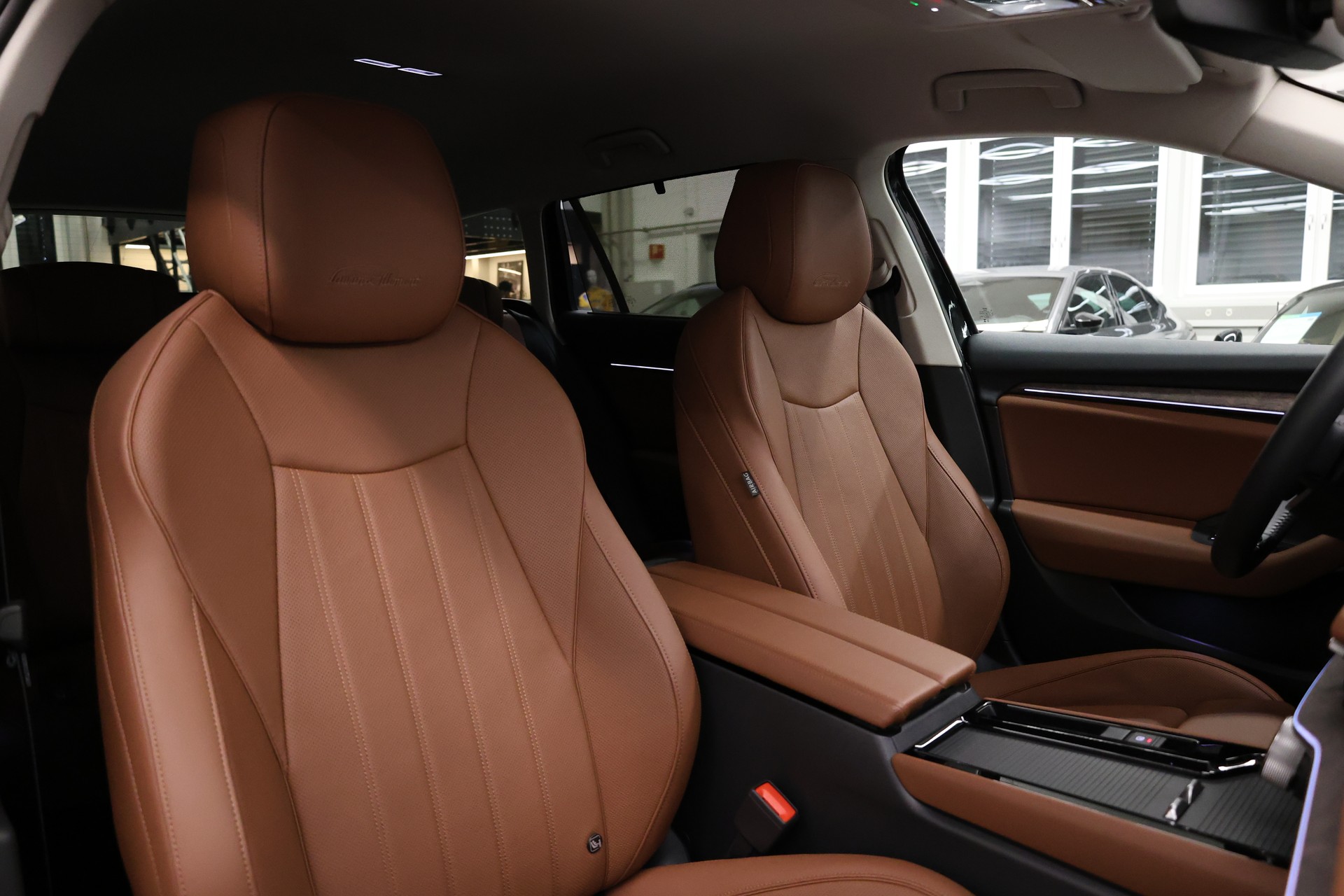 SKODA Superb Combi 2.0 TDI L & K 4x4 DSG-image-19