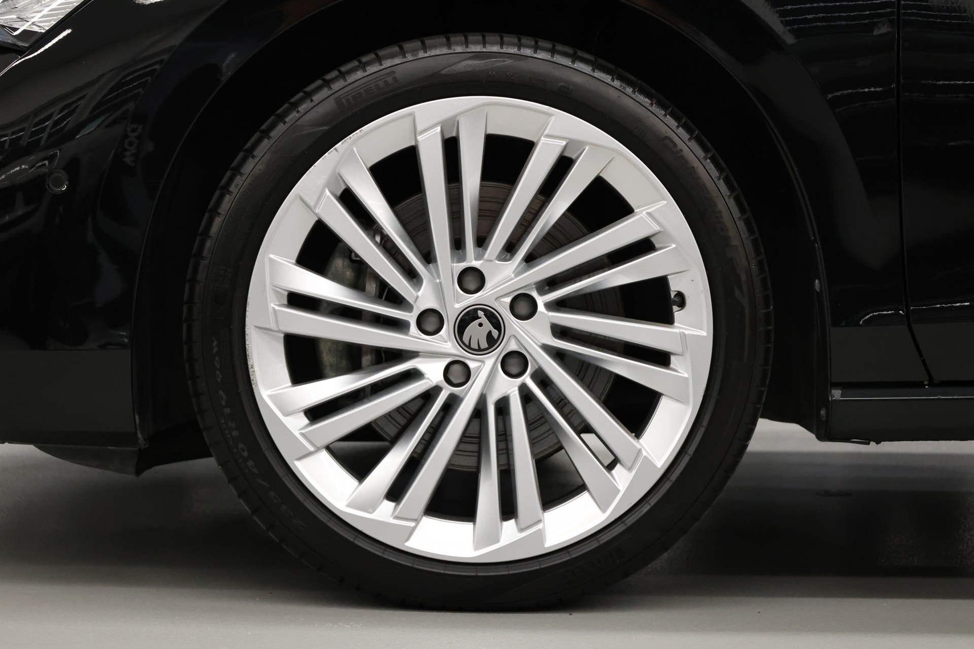SKODA Superb Combi 2.0 TDI L & K 4x4 DSG-image-14