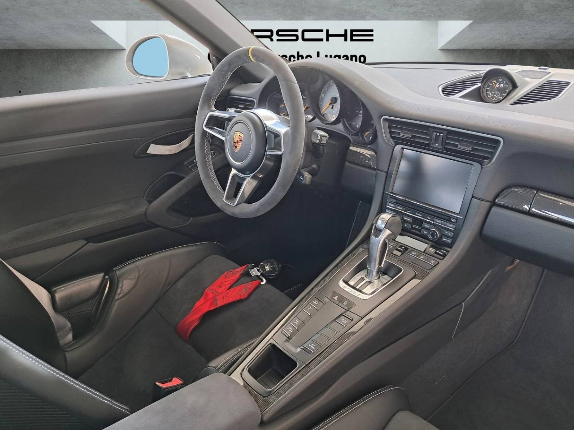 PORSCHE 911 GT3 RS-image-15