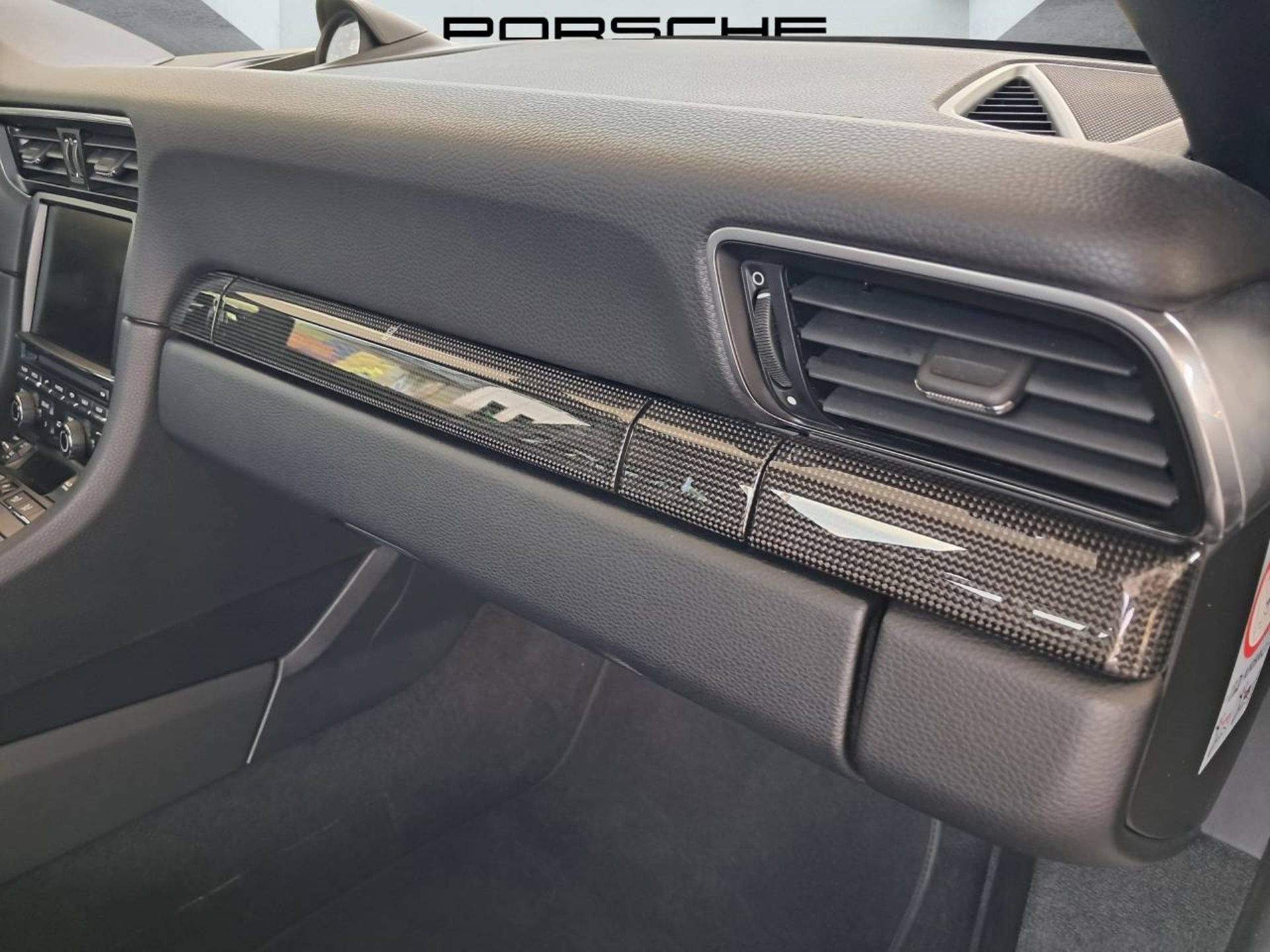 PORSCHE 911 GT3 RS-image-27