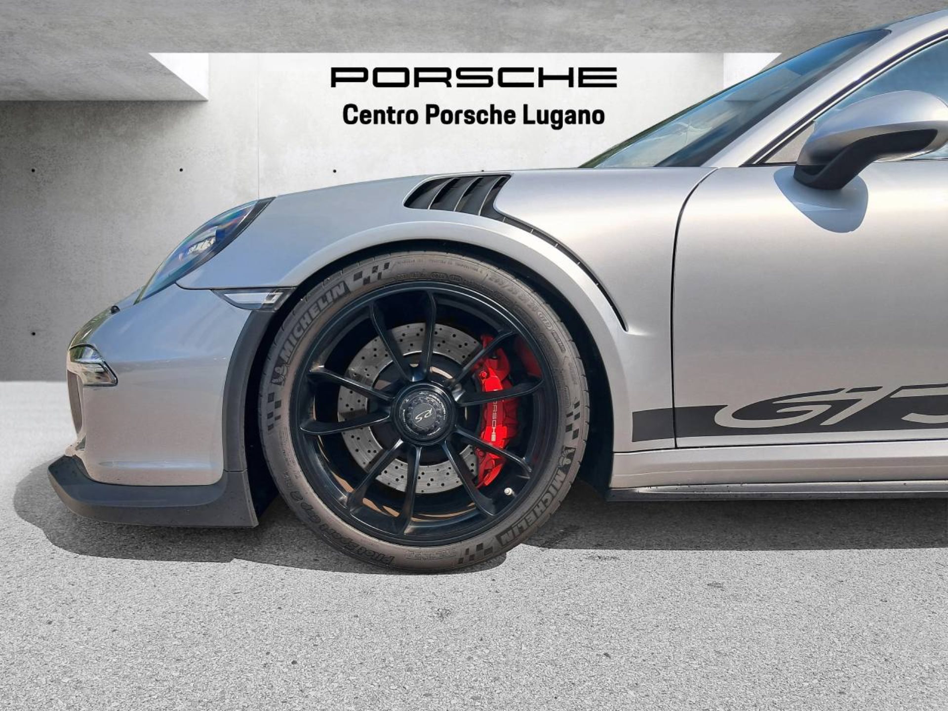 PORSCHE 911 GT3 RS-image-11