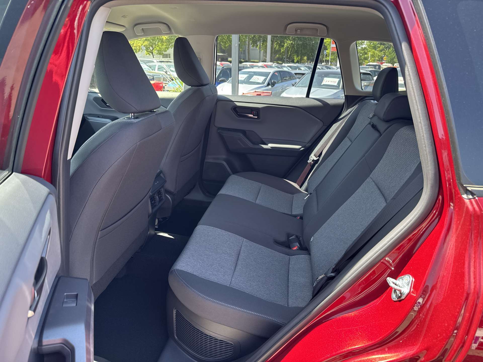 TOYOTA RAV-4 2.5 HSD Trend e-CVT AWD NEUES MODELL Automat-image-6