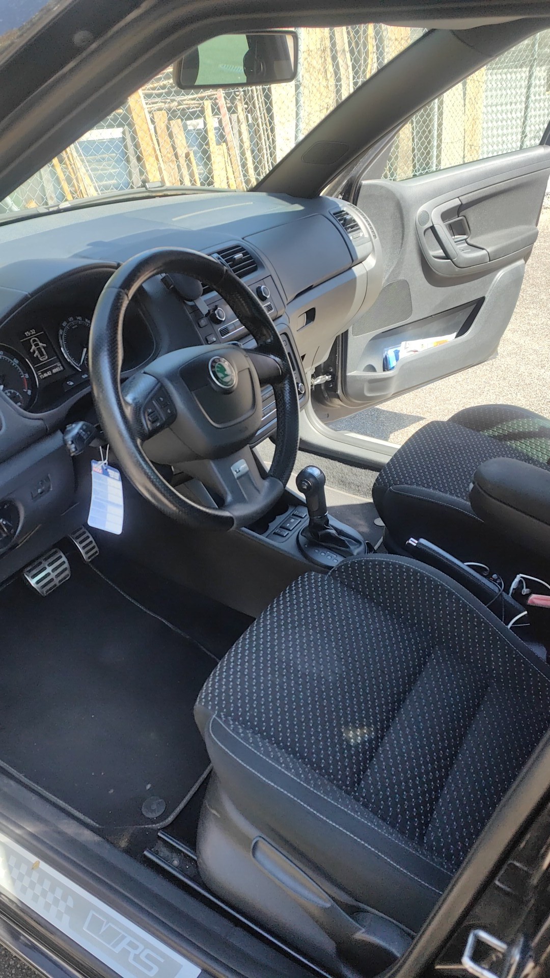 SKODA Fabia RS DSG-image-4