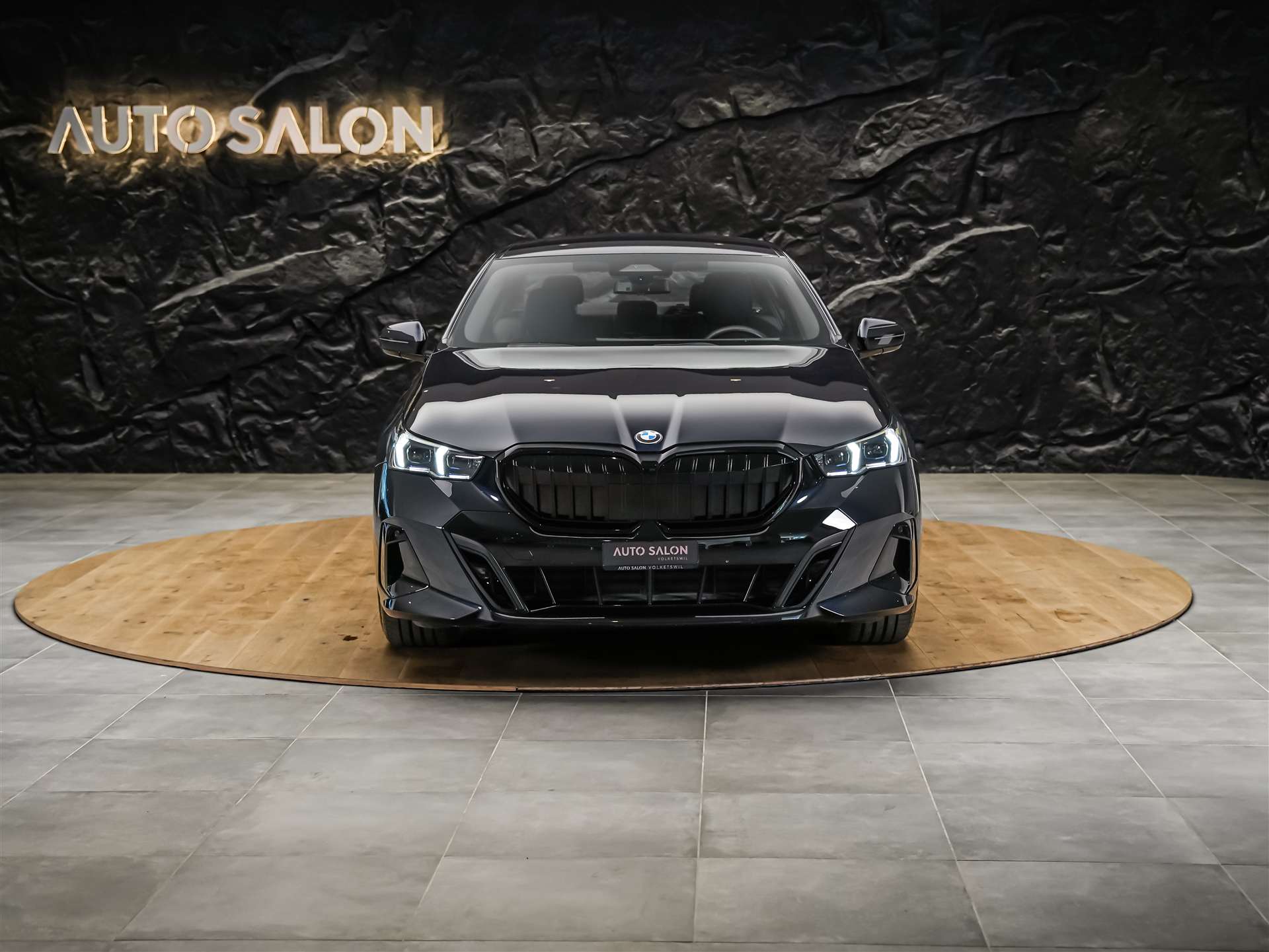 BMW 520d xDrive M Sport Steptronic *ALL BLACK*21" Felgen*M-Fahrwerk*-image-6