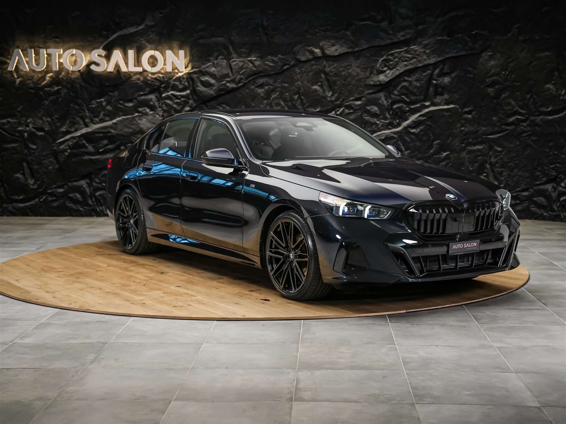 BMW 520d xDrive M Sport Steptronic *ALL BLACK*21" Felgen*M-Fahrwerk*-image-5