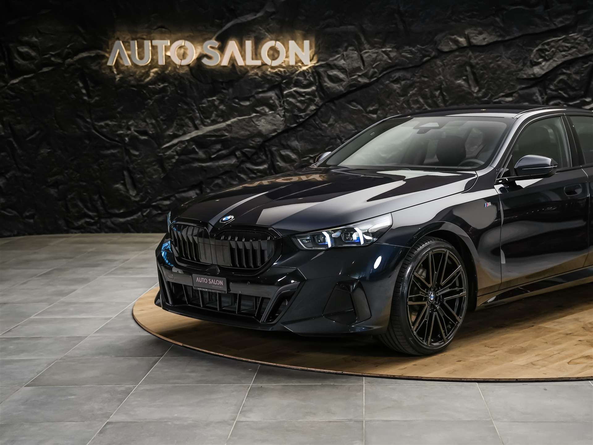 BMW 520d xDrive M Sport Steptronic *ALL BLACK*21" Felgen*M-Fahrwerk*-image-14