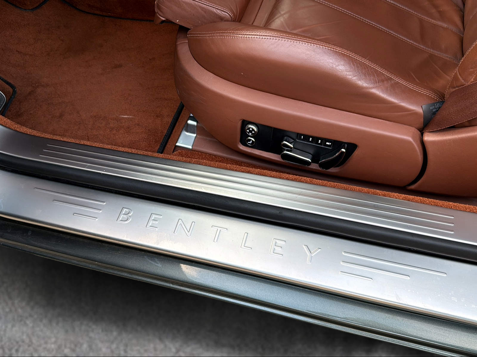 BENTLEY Continental GT 6.0-image-16