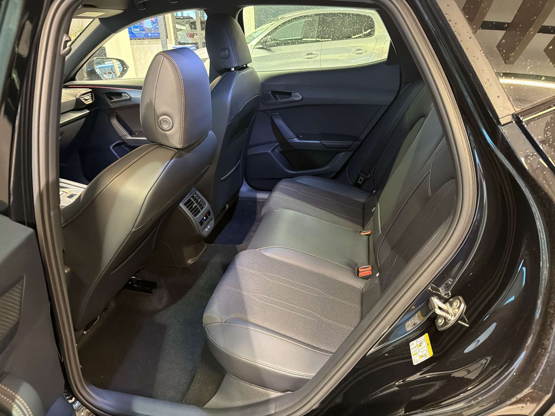 CUPRA Formentor 1.5 TSi DSG-Automat-image-6