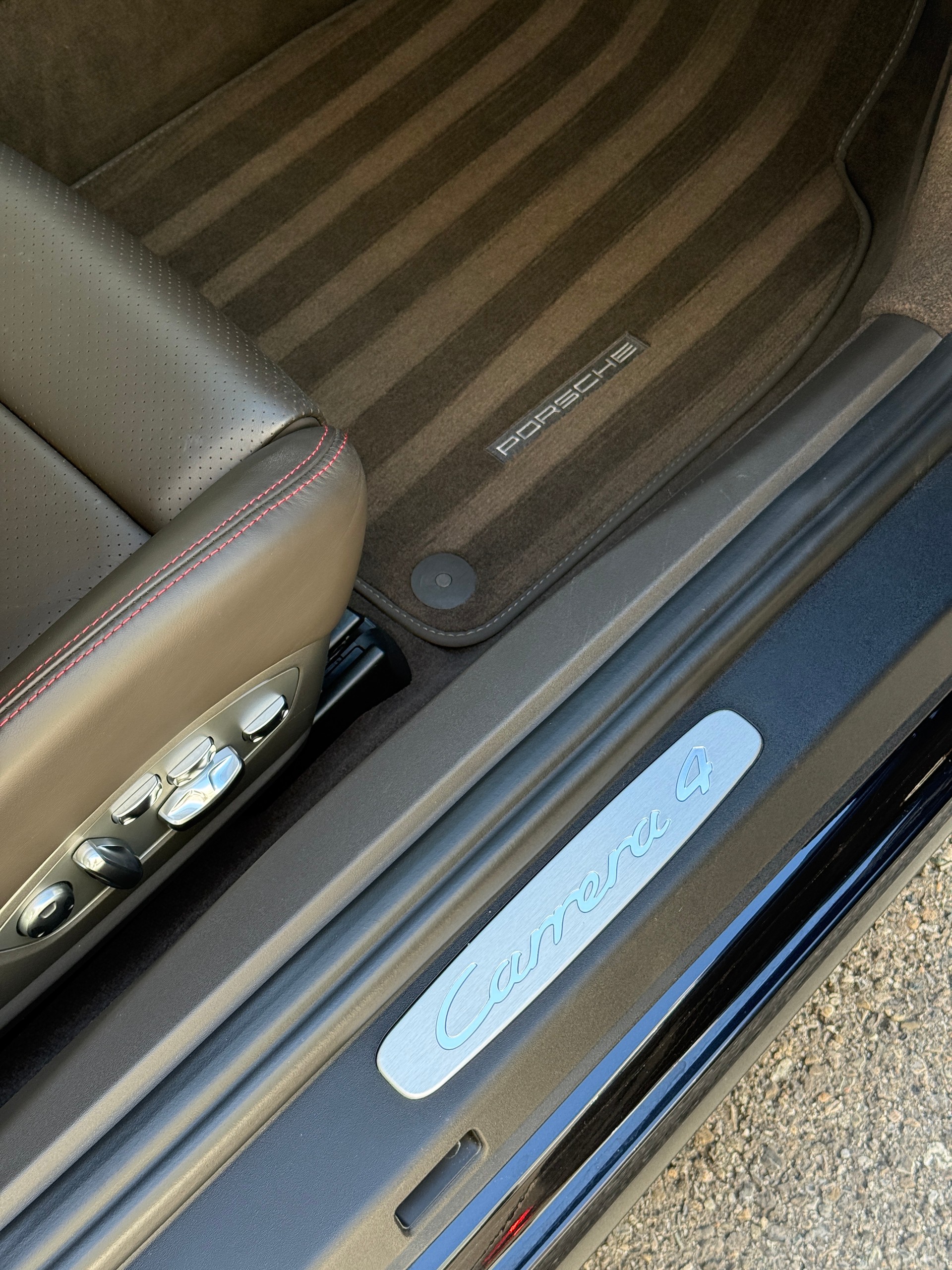 PORSCHE 911 Carrera 4 PDK-image-9