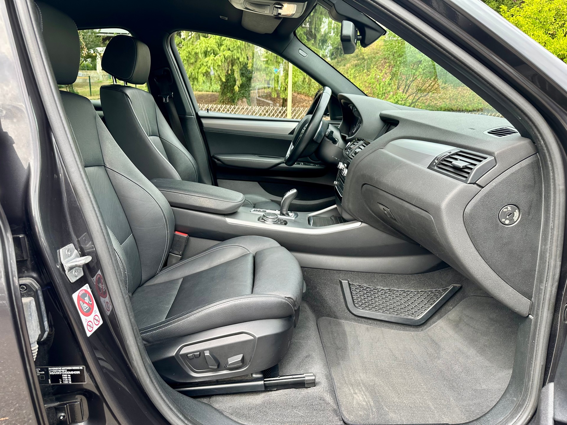BMW X4 xDrive 28i Steptronic-image-11