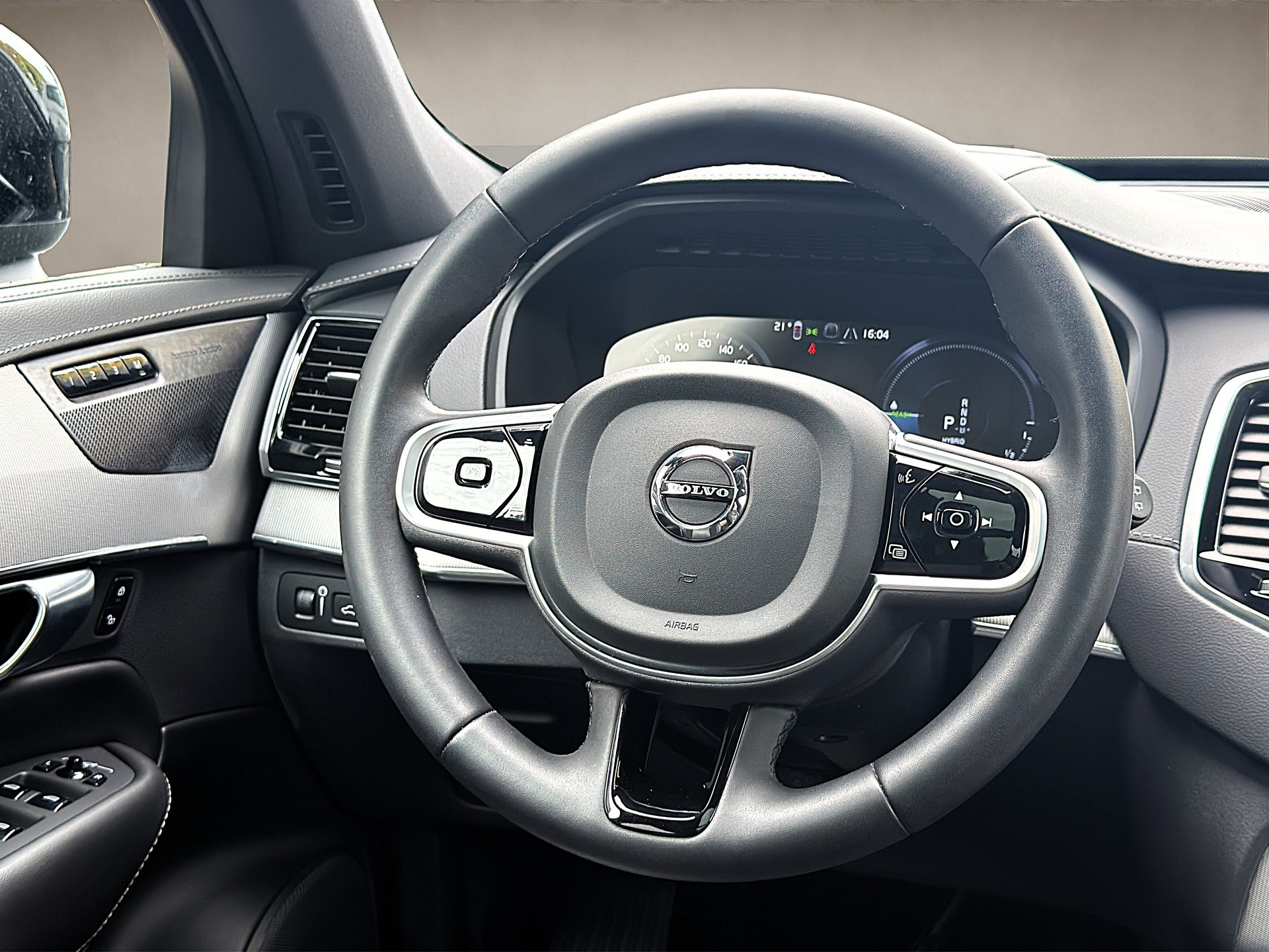 VOLVO XC90 T8❗7 Sitzplätze❗eAWD PluginHybrid Plus Dark Geartronic ✅CH-Fahrzeug & Frisch ab Service und Werksgarantie✅-image-12