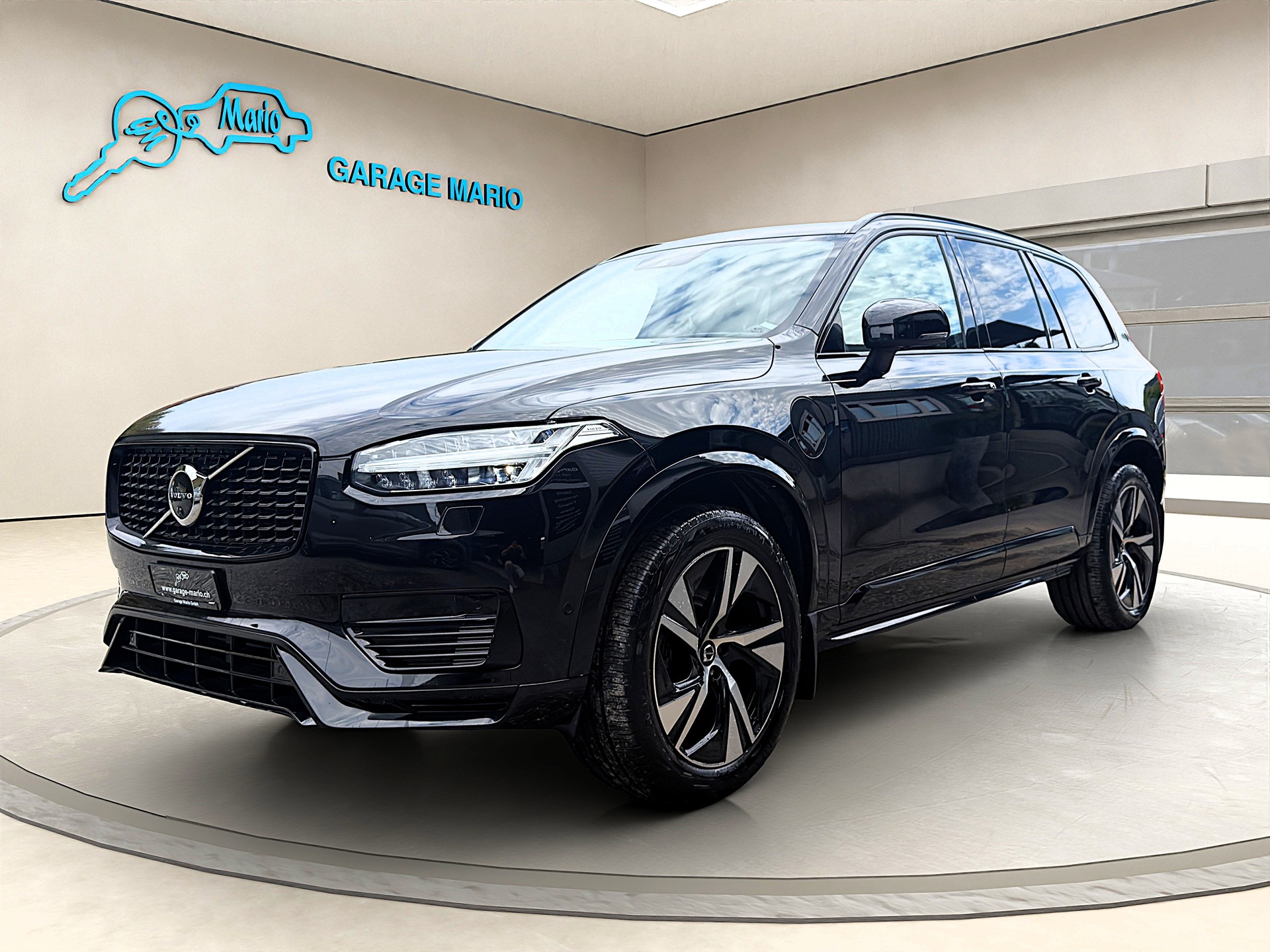 VOLVO XC90 T8❗7 Sitzplätze❗eAWD PluginHybrid Plus Dark Geartronic ✅CH-Fahrzeug & Frisch ab Service und Werksgarantie✅-image-2