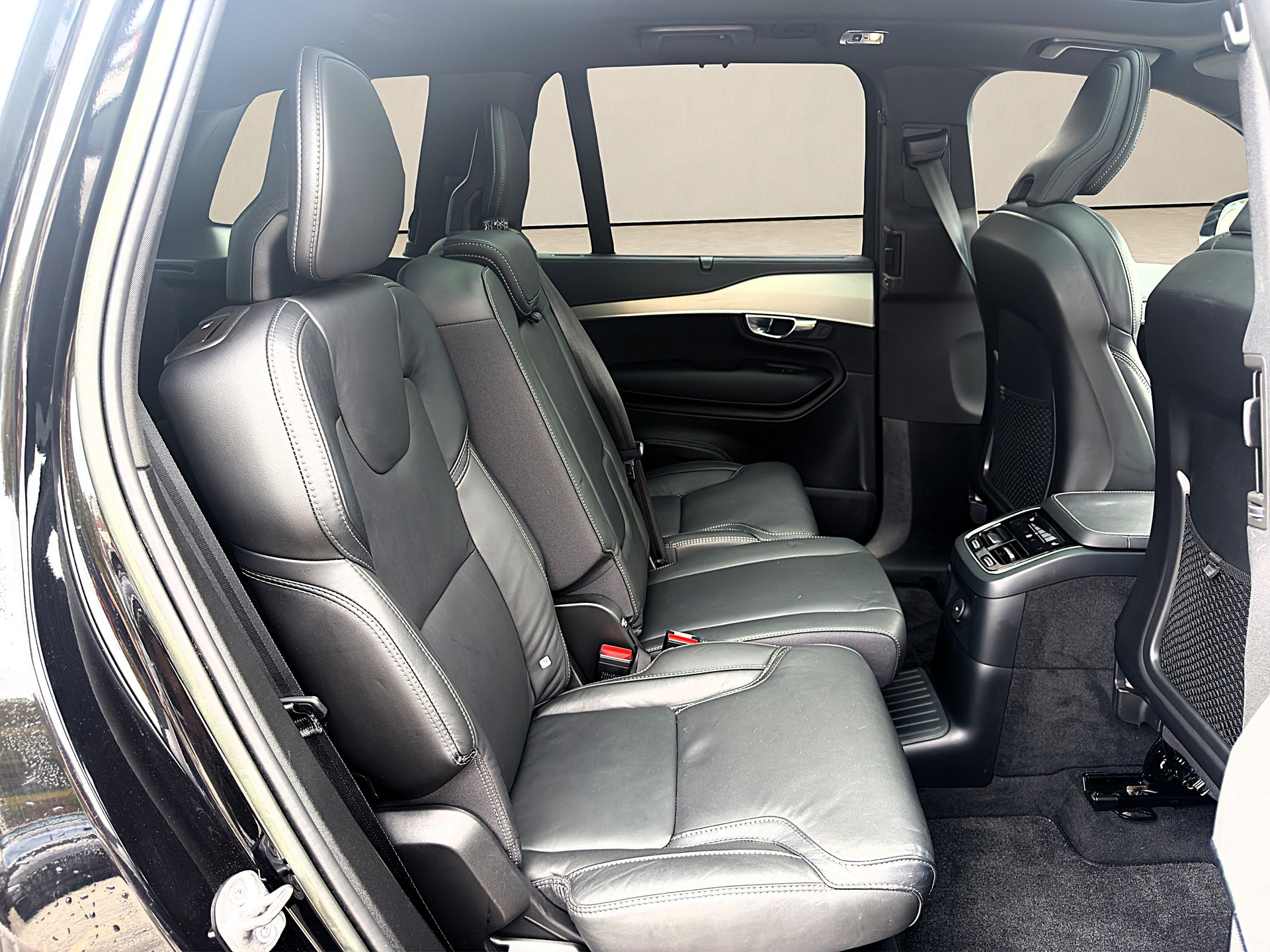 VOLVO XC90 T8❗7 Sitzplätze❗eAWD PluginHybrid Plus Dark Geartronic ✅CH-Fahrzeug & Frisch ab Service und Werksgarantie✅-image-13