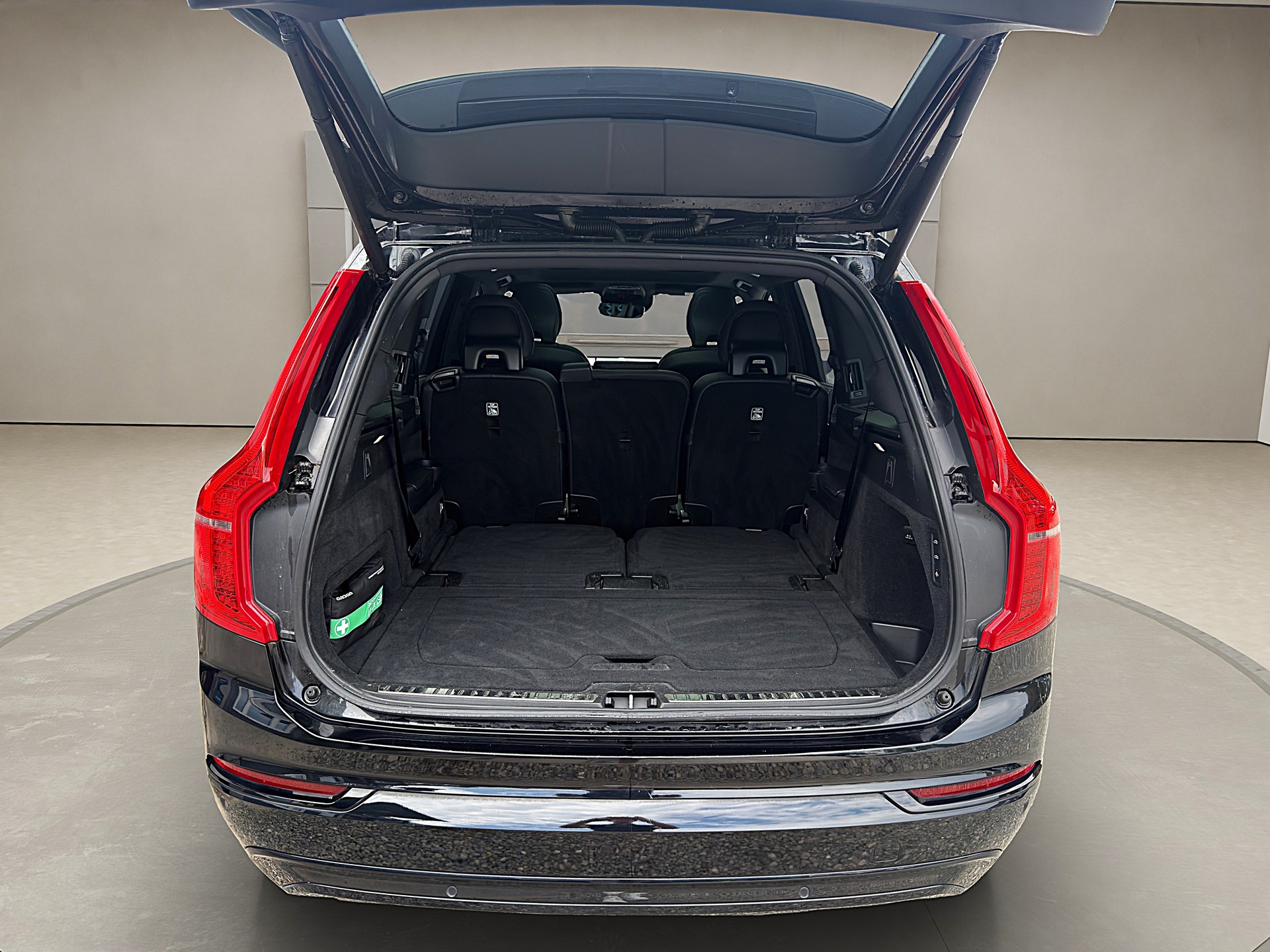 VOLVO XC90 T8❗7 Sitzplätze❗eAWD PluginHybrid Plus Dark Geartronic ✅CH-Fahrzeug & Frisch ab Service und Werksgarantie✅-image-14