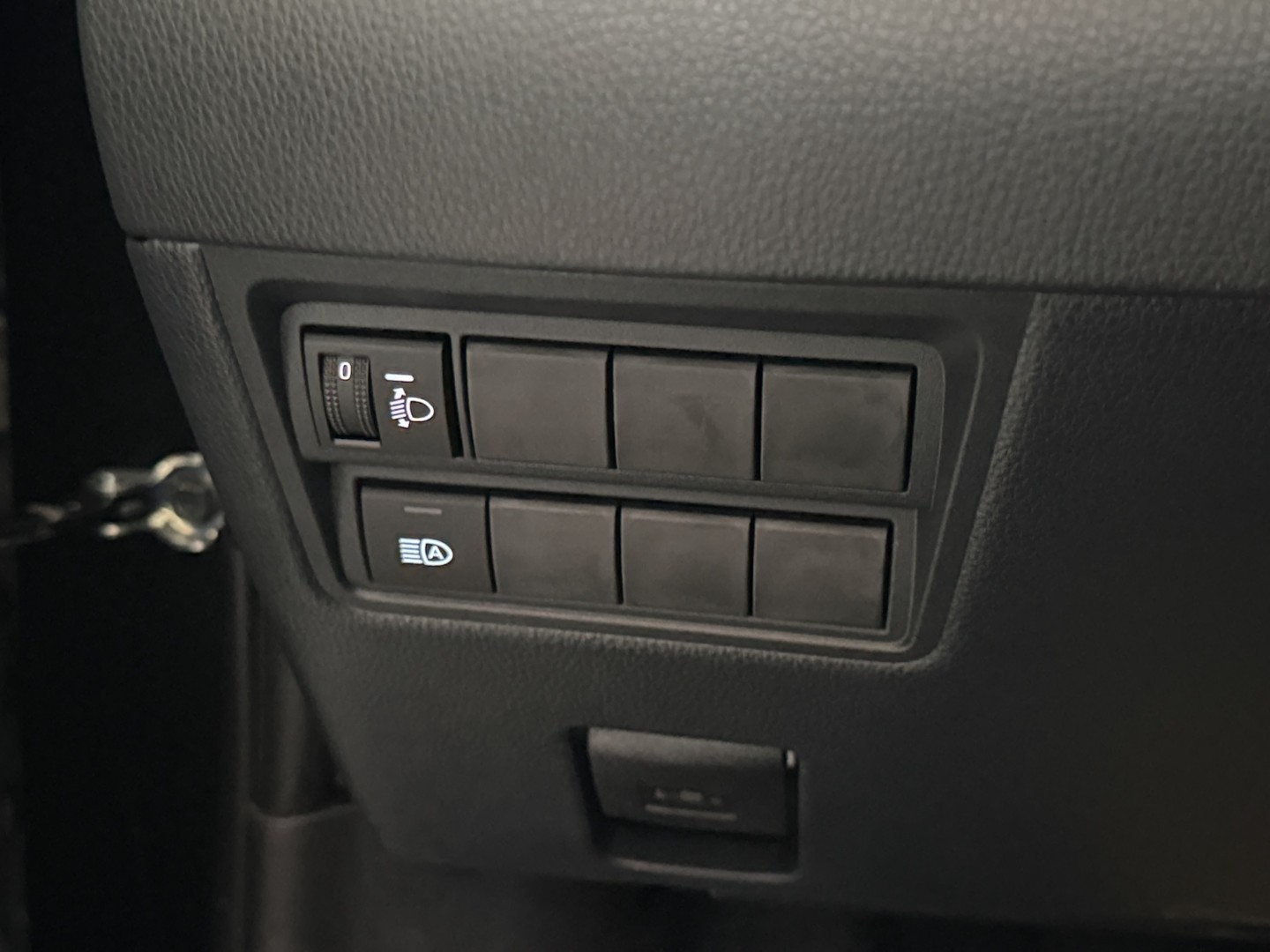 TOYOTA Yaris Cross 1.5 Trend e-CVT-image-21