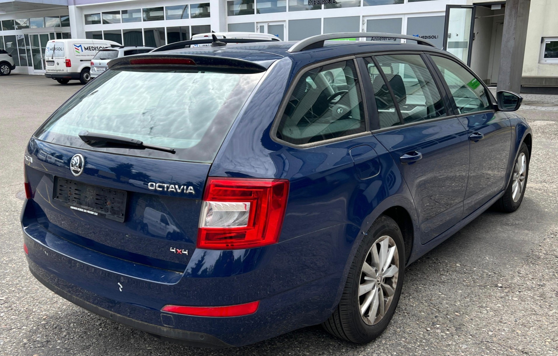 SKODA Octavia Combi 2.0 TDI Ambition 4x4 DSG-image-4