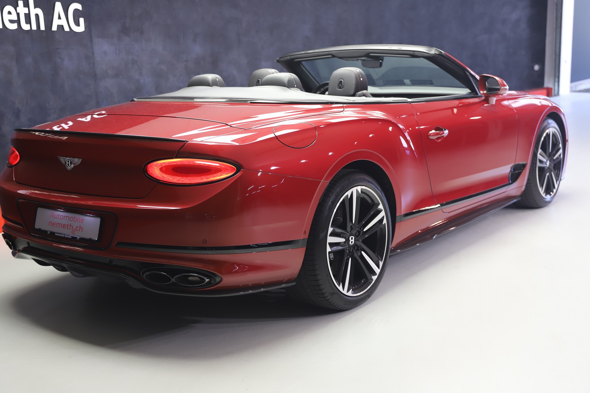 BENTLEY Continental GTC 4.0 V8-image-2
