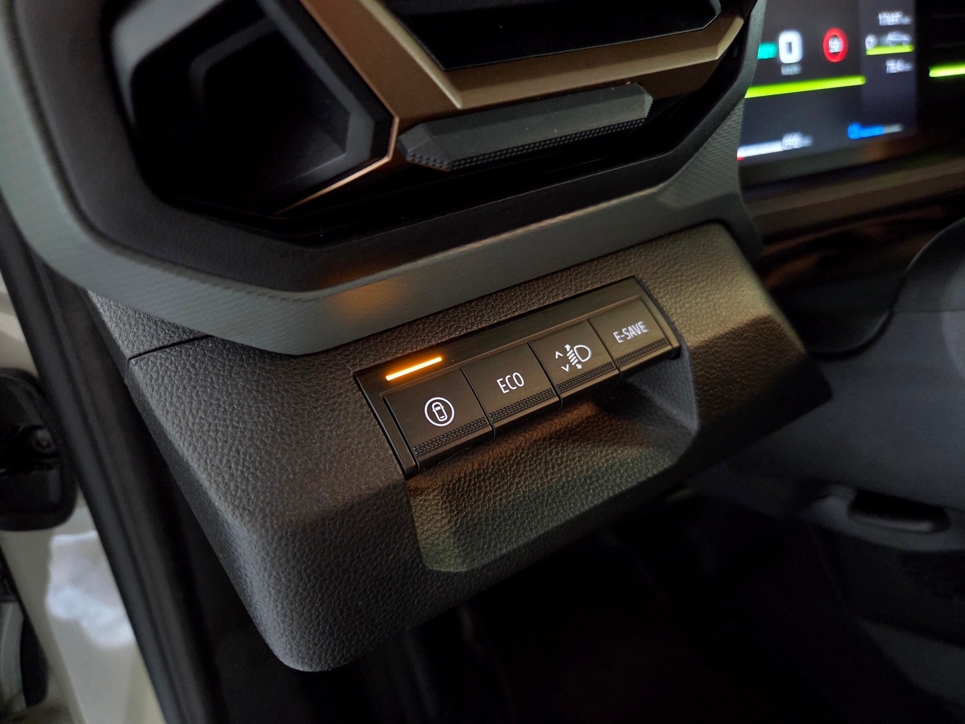 DACIA Duster 1.6 Hybrid Extreme-image-11