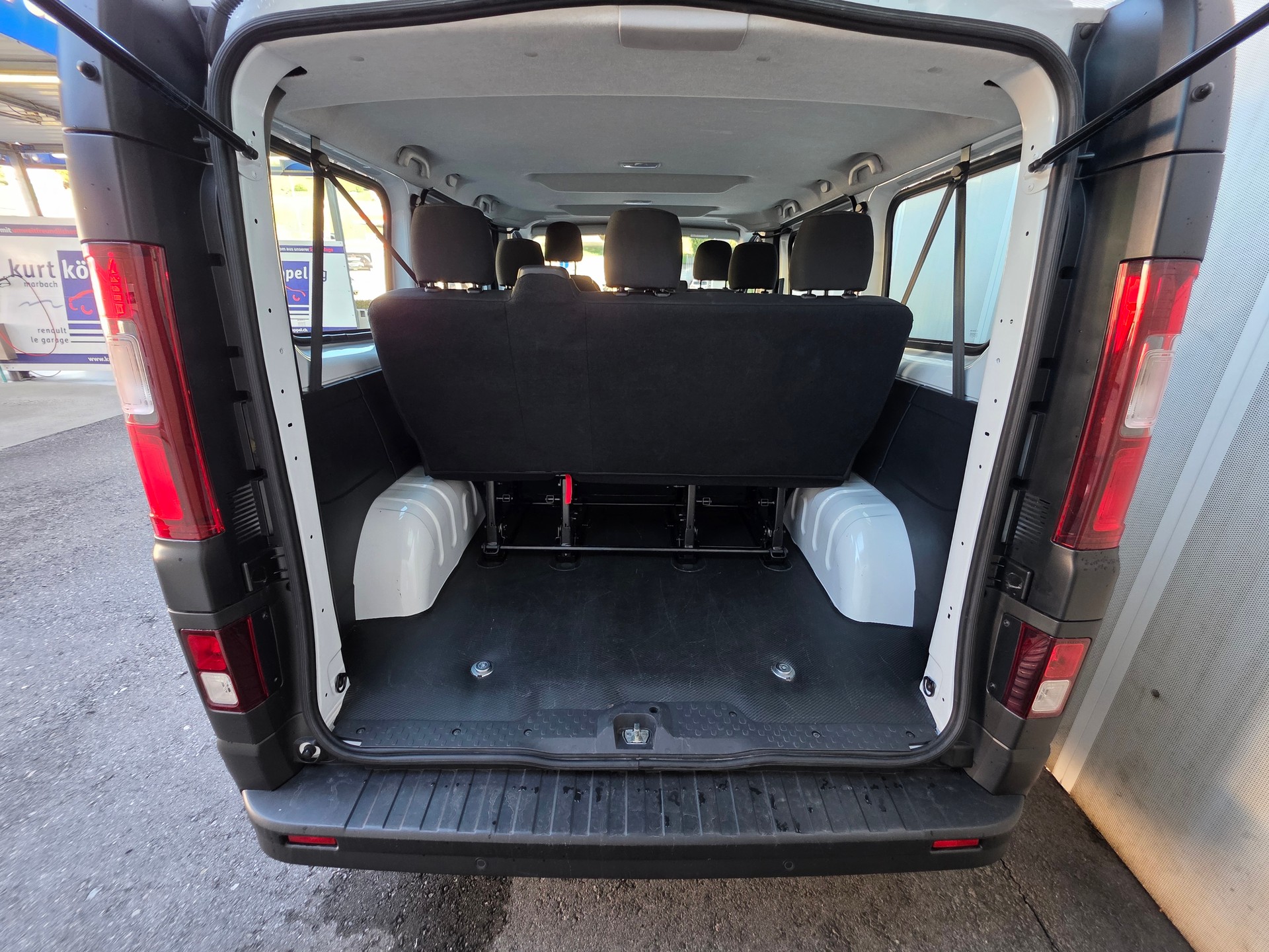 RENAULT Trafic Blue dCi 110 Passenger Equilibre-image-3