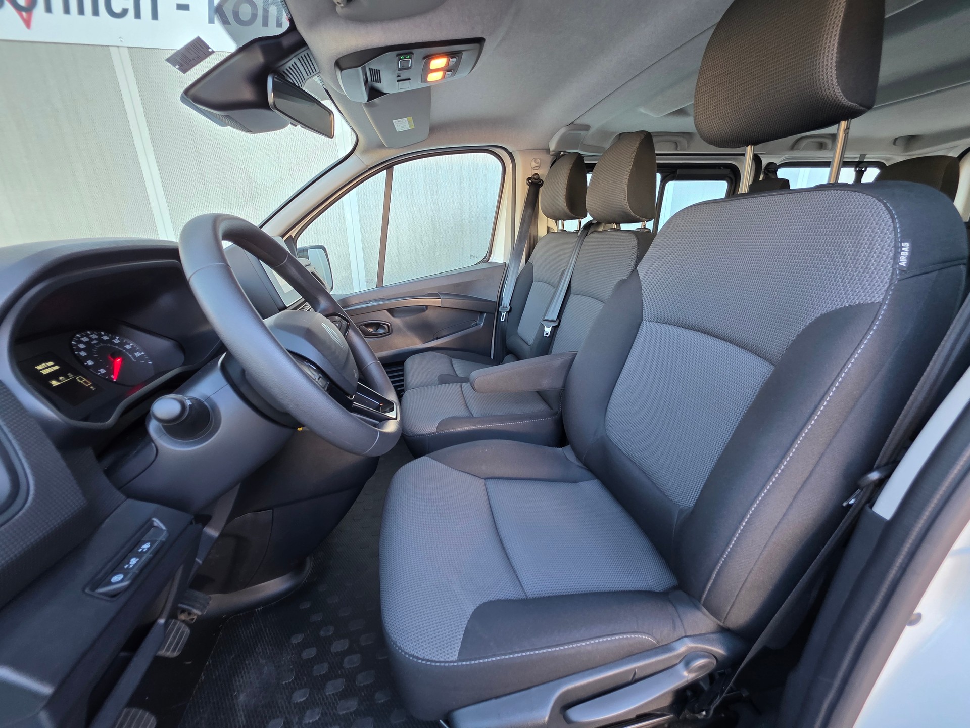 RENAULT Trafic Blue dCi 110 Passenger Equilibre-image-7