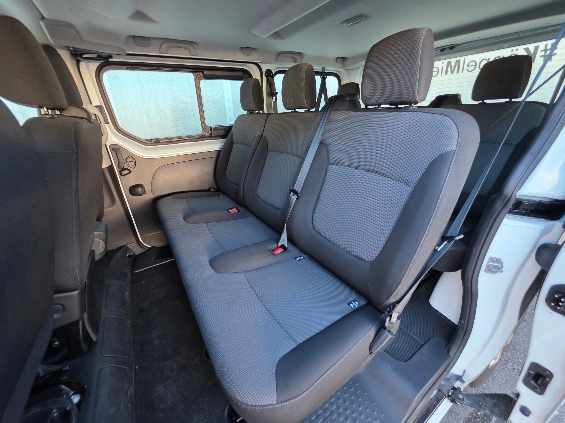 RENAULT Trafic Blue dCi 110 Passenger Equilibre-image-4