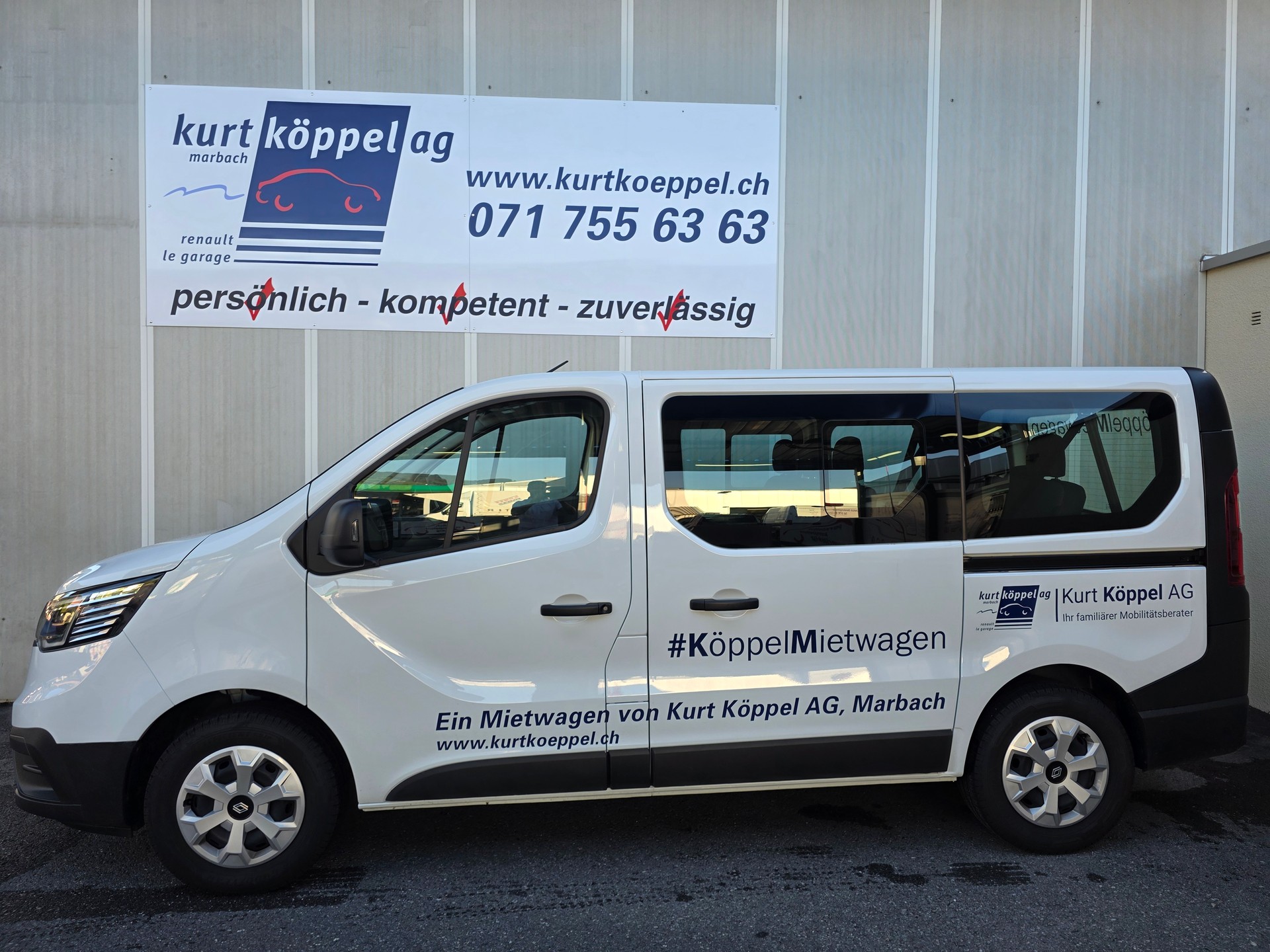 RENAULT Trafic Blue dCi 110 Passenger Equilibre-image-0