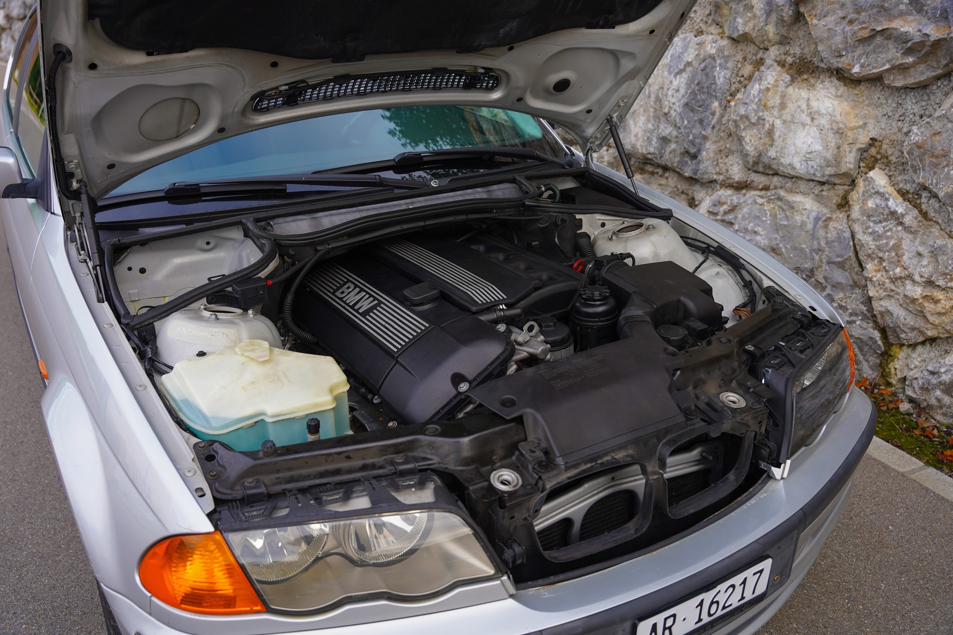 BMW 320-image-5