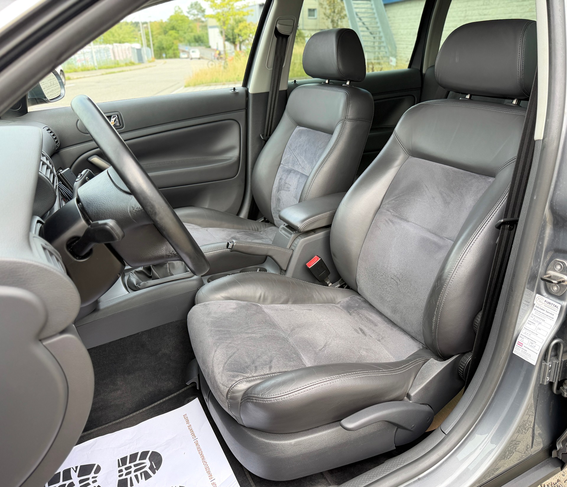 VW Passat Variant 1.9 TDI 4Motion Highline-image-16