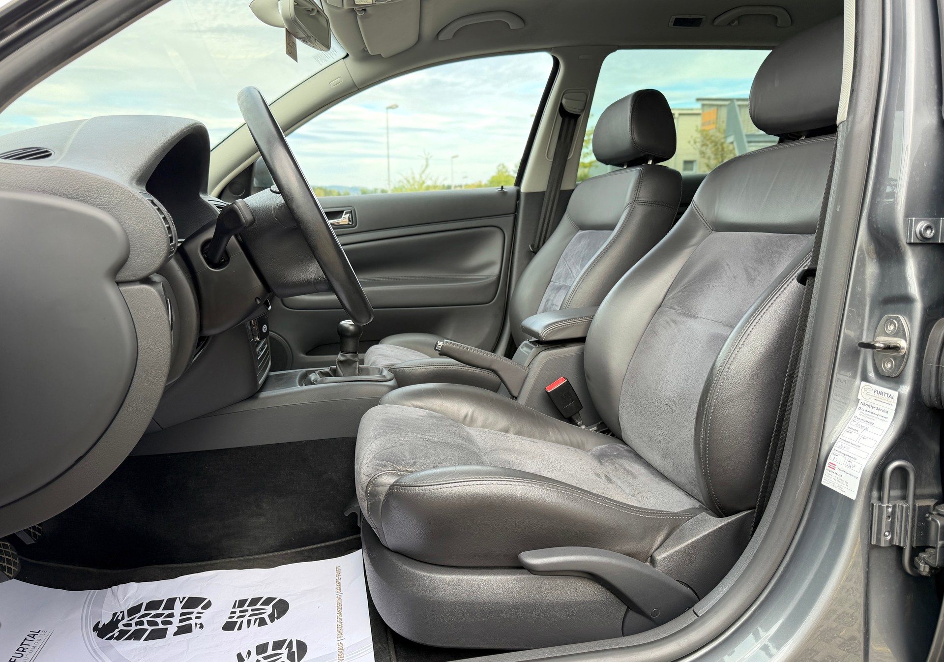 VW Passat Variant 1.9 TDI 4Motion Highline-image-15