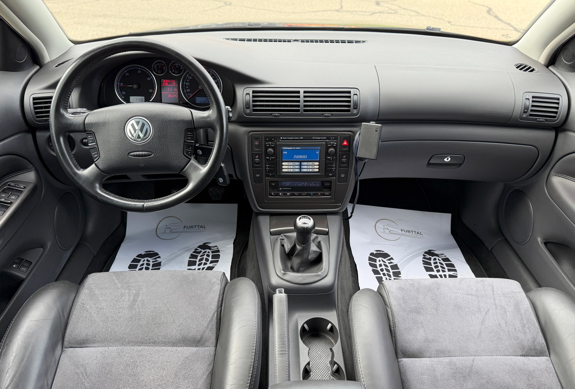 VW Passat Variant 1.9 TDI 4Motion Highline-image-12