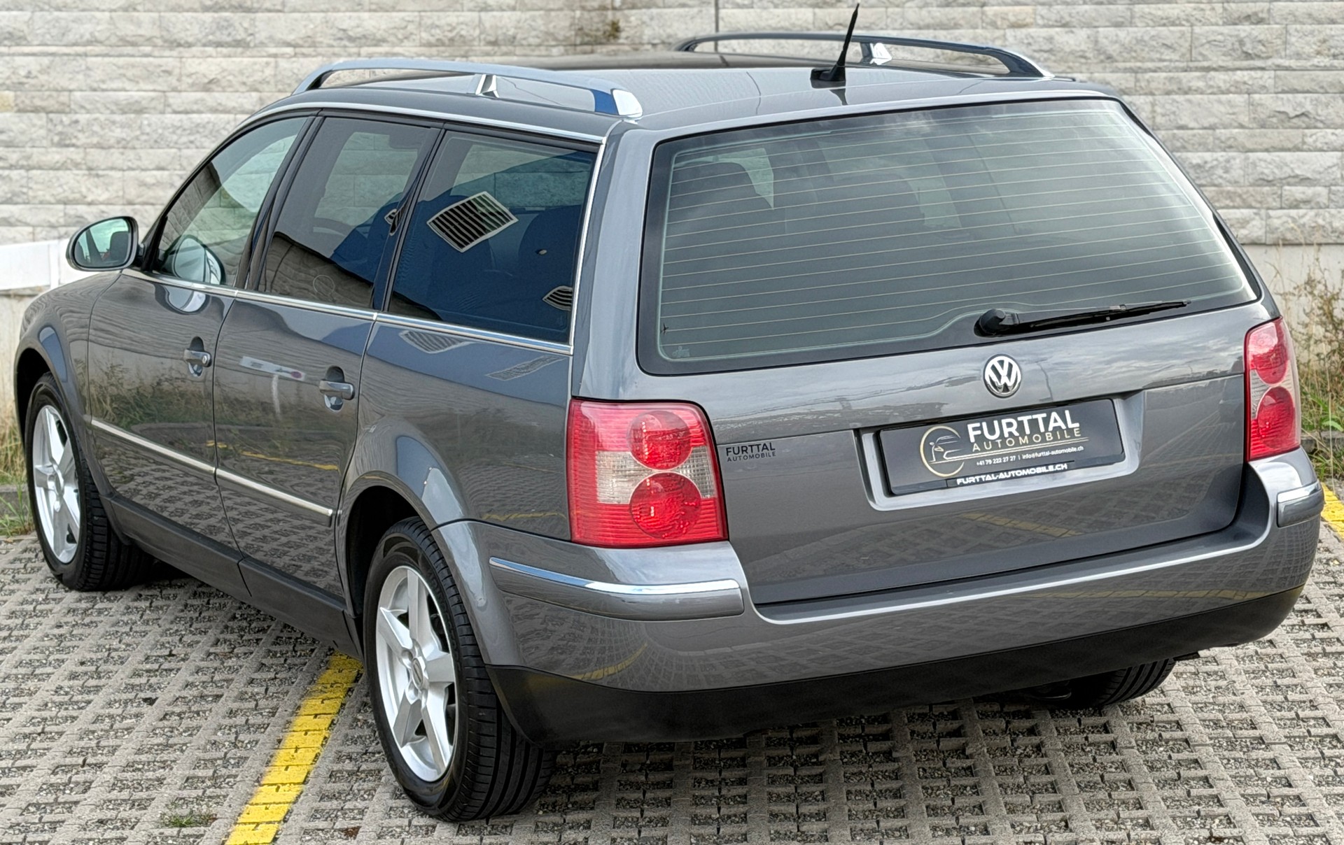 VW Passat Variant 1.9 TDI 4Motion Highline-image-6