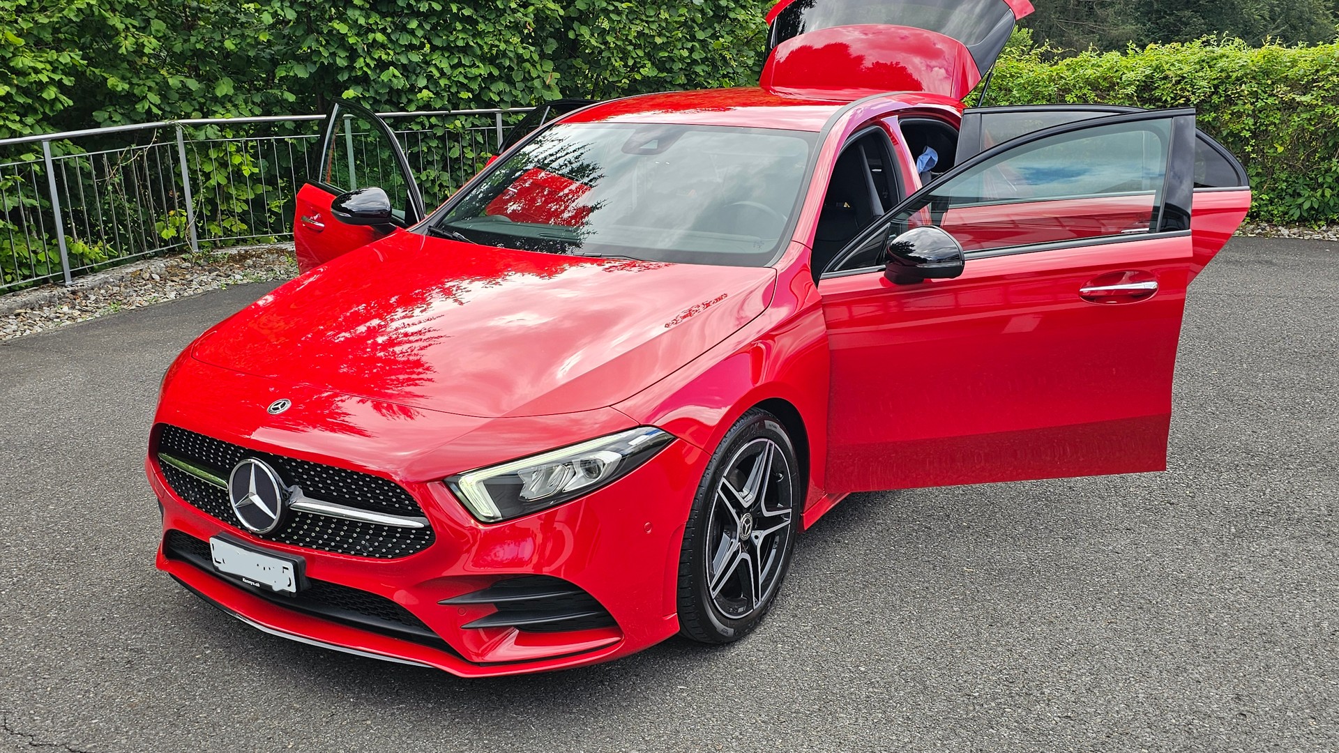 MERCEDES-BENZ A 200 AMG Line-image-1