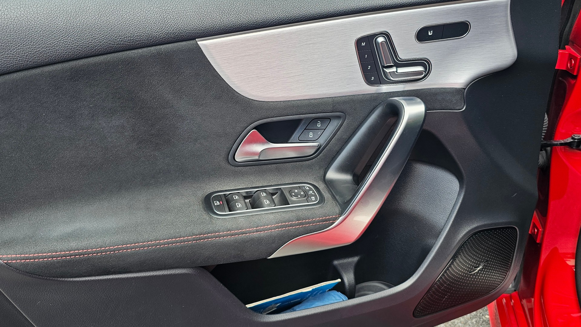 MERCEDES-BENZ A 200 AMG Line-image-13