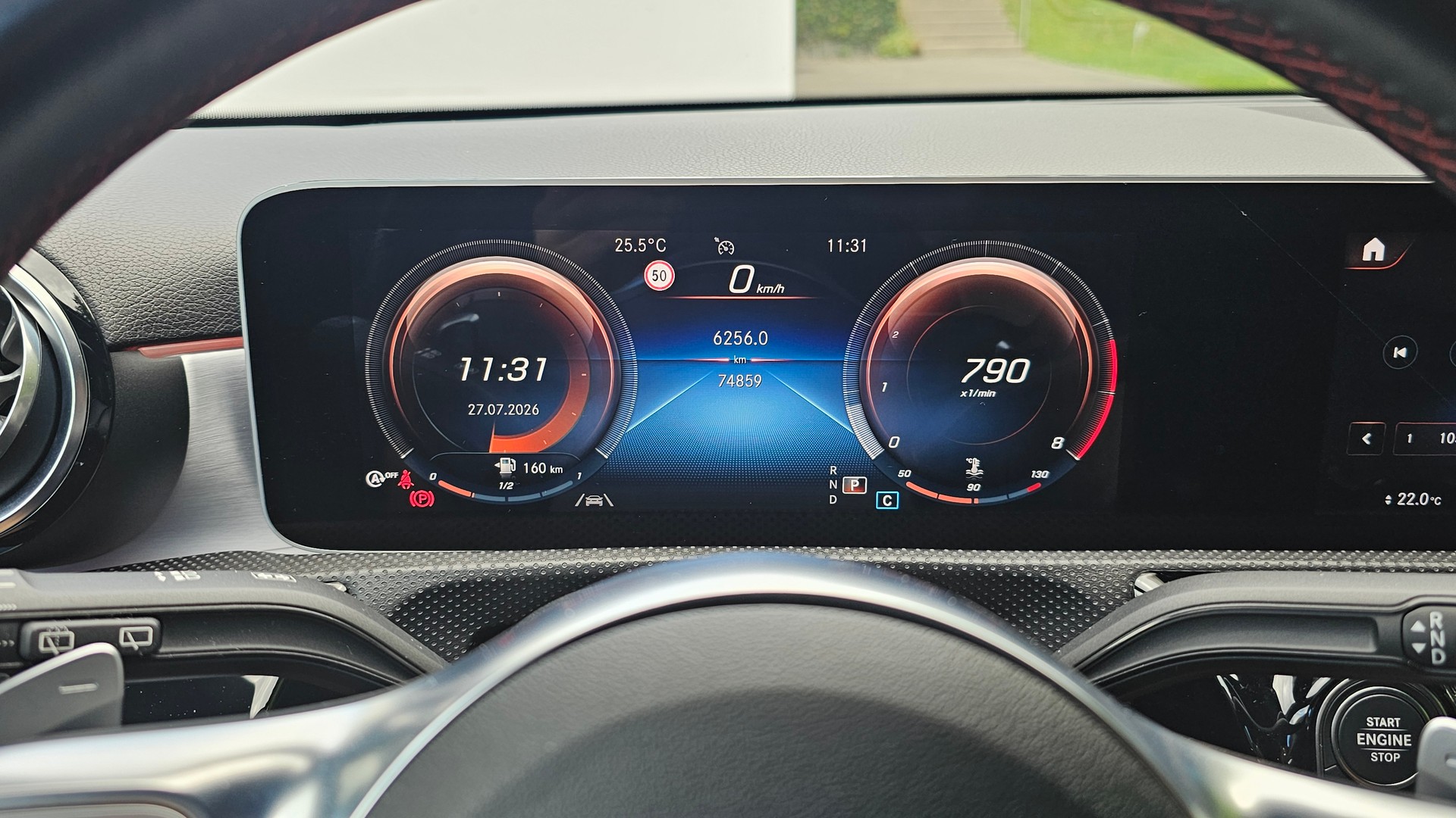 MERCEDES-BENZ A 200 AMG Line-image-14