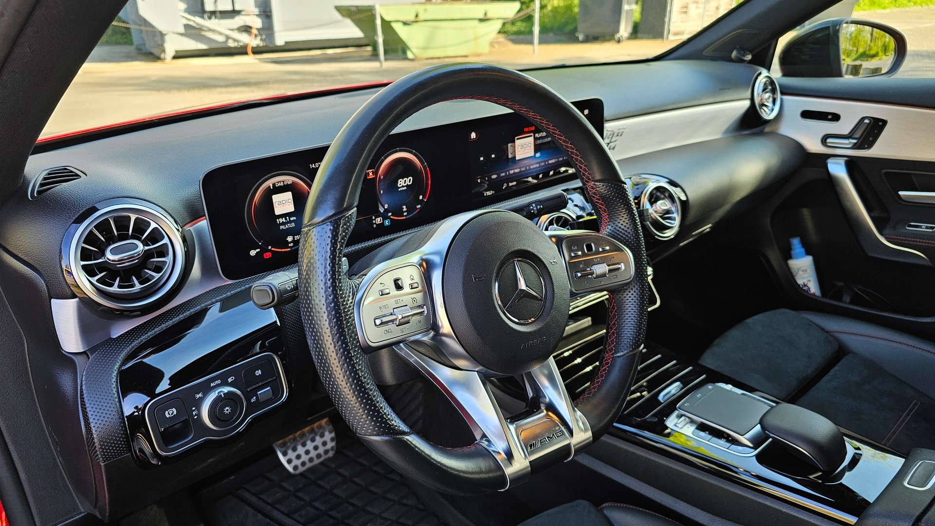 MERCEDES-BENZ A 200 AMG Line-image-12