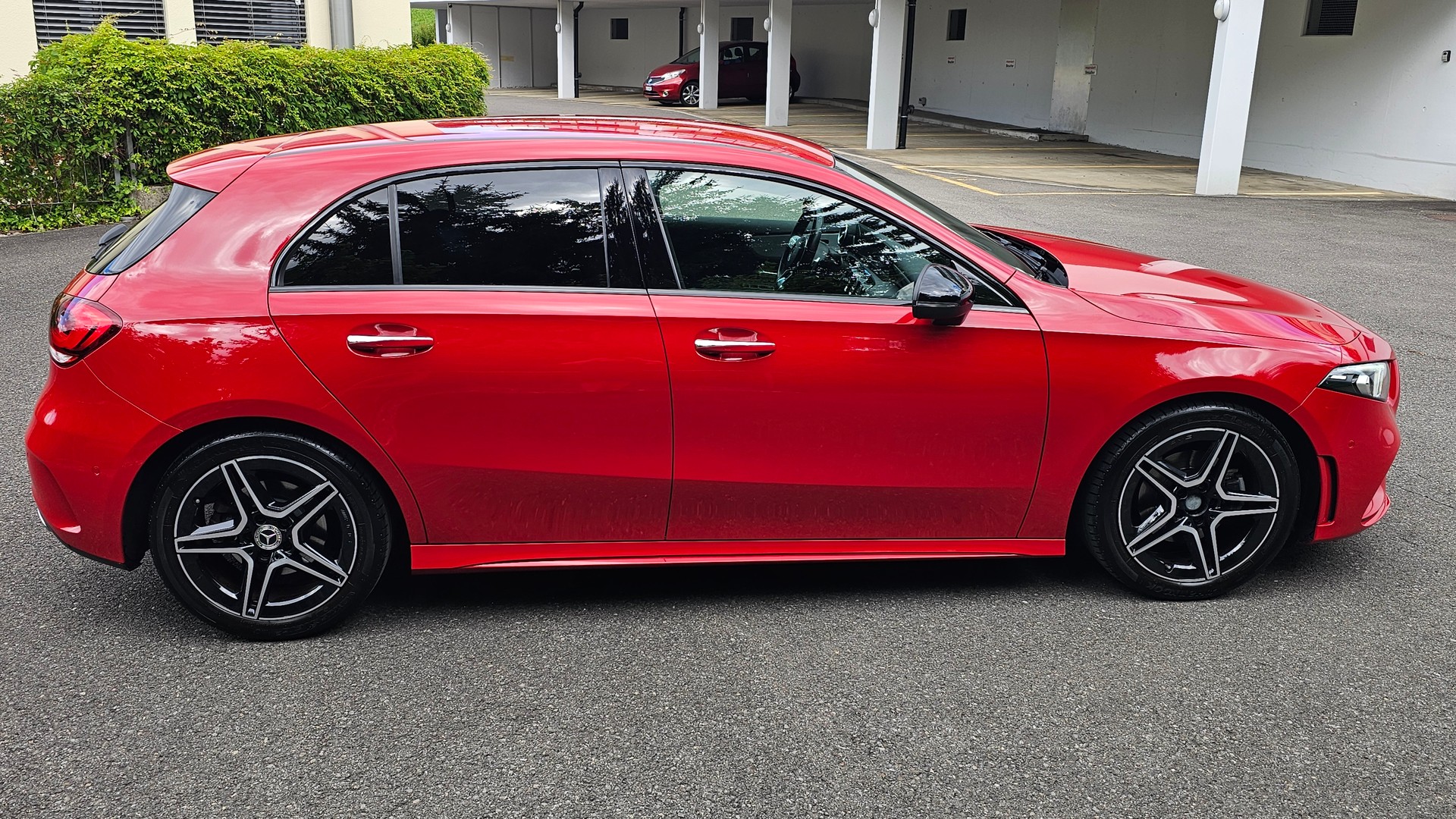 MERCEDES-BENZ A 200 AMG Line-image-4