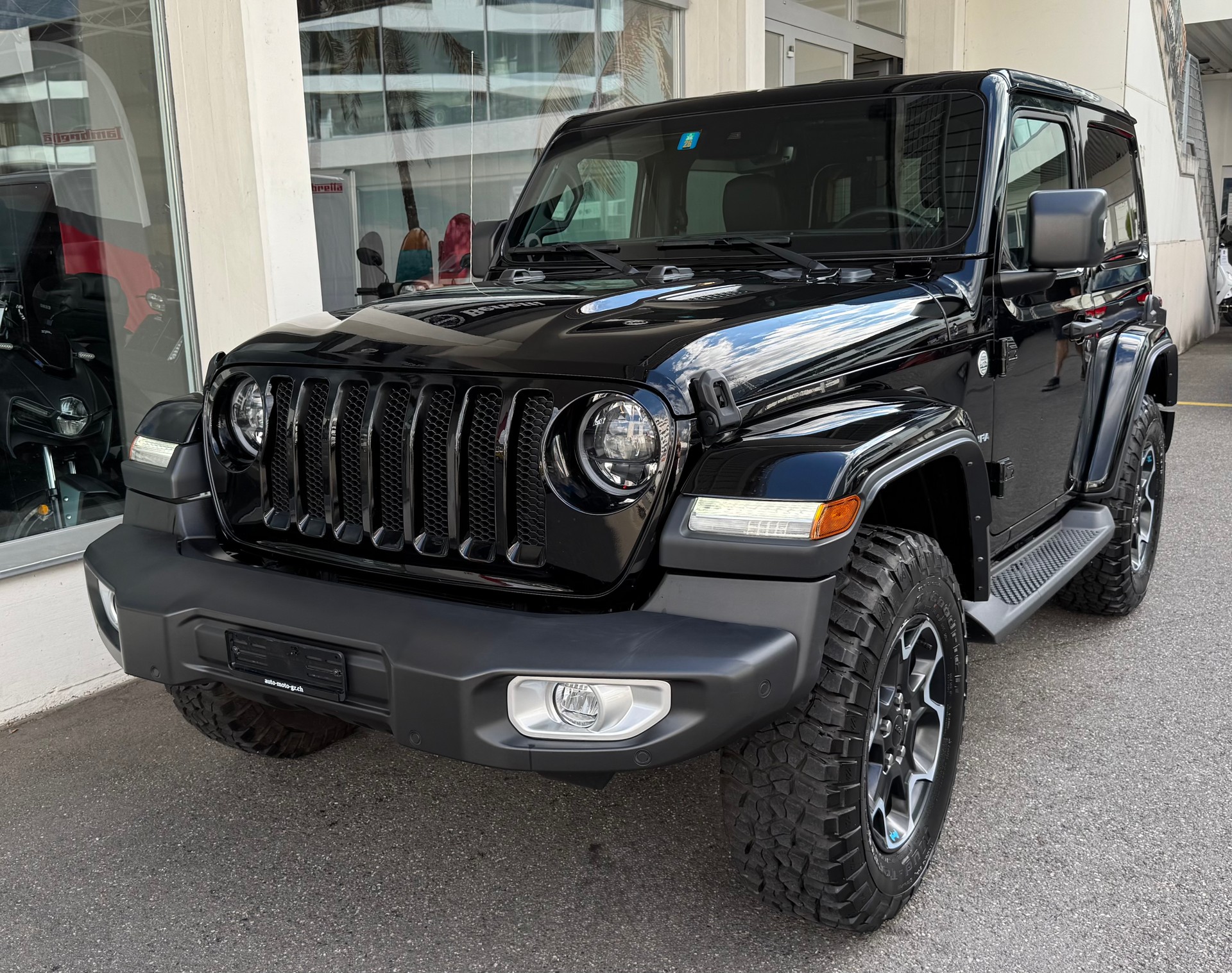 JEEP Wrangler 2.0 Sahara Automatic-image-5