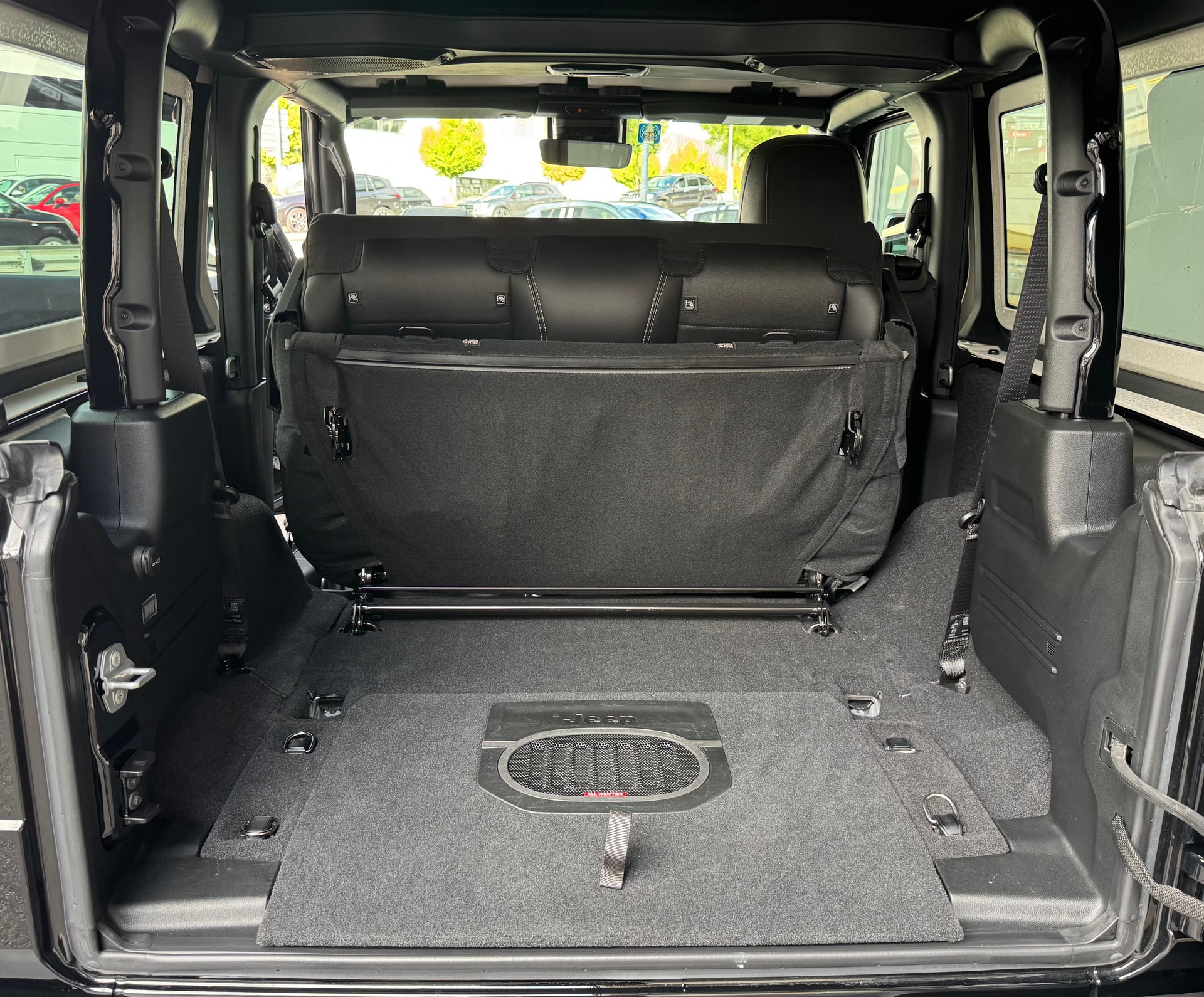 JEEP Wrangler 2.0 Sahara Automatic-image-11