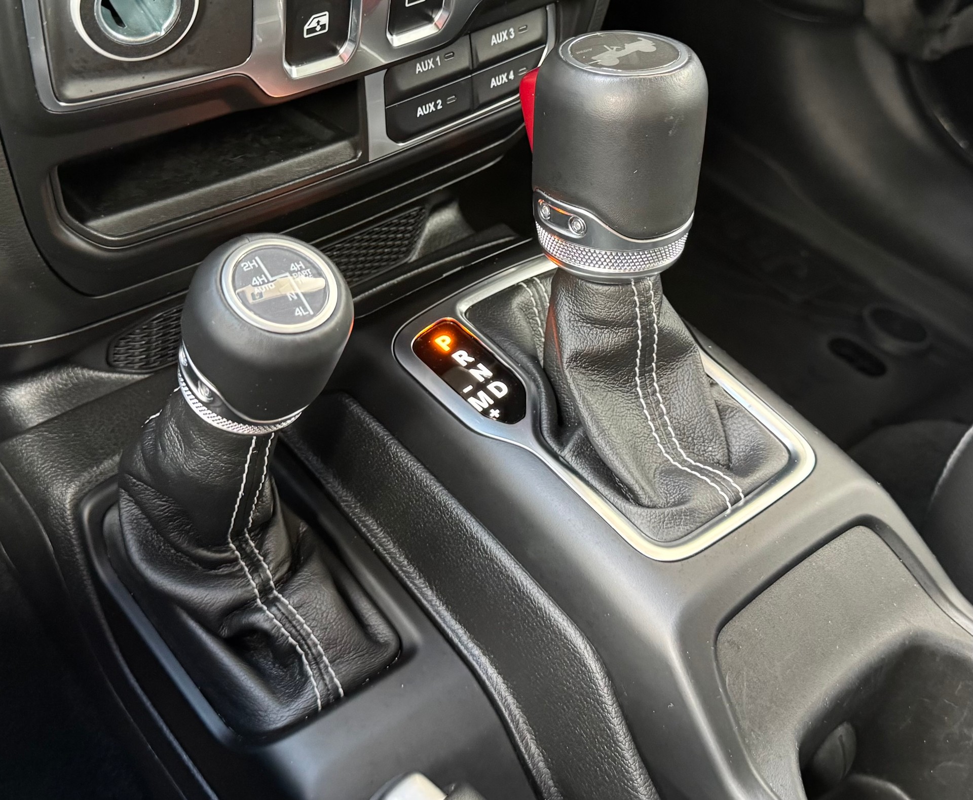 JEEP Wrangler 2.0 Sahara Automatic-image-21