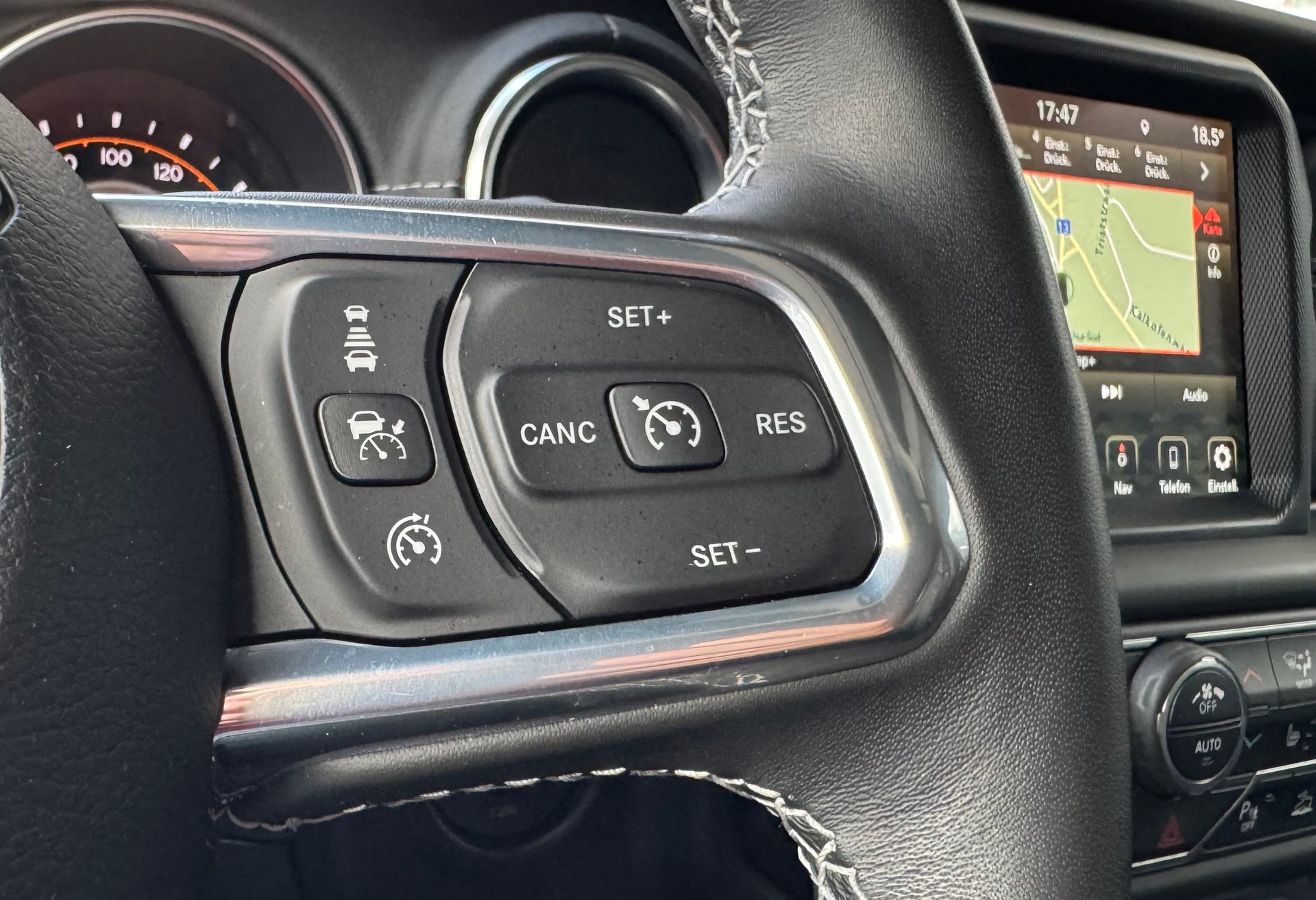 JEEP Wrangler 2.0 Sahara Automatic-image-14