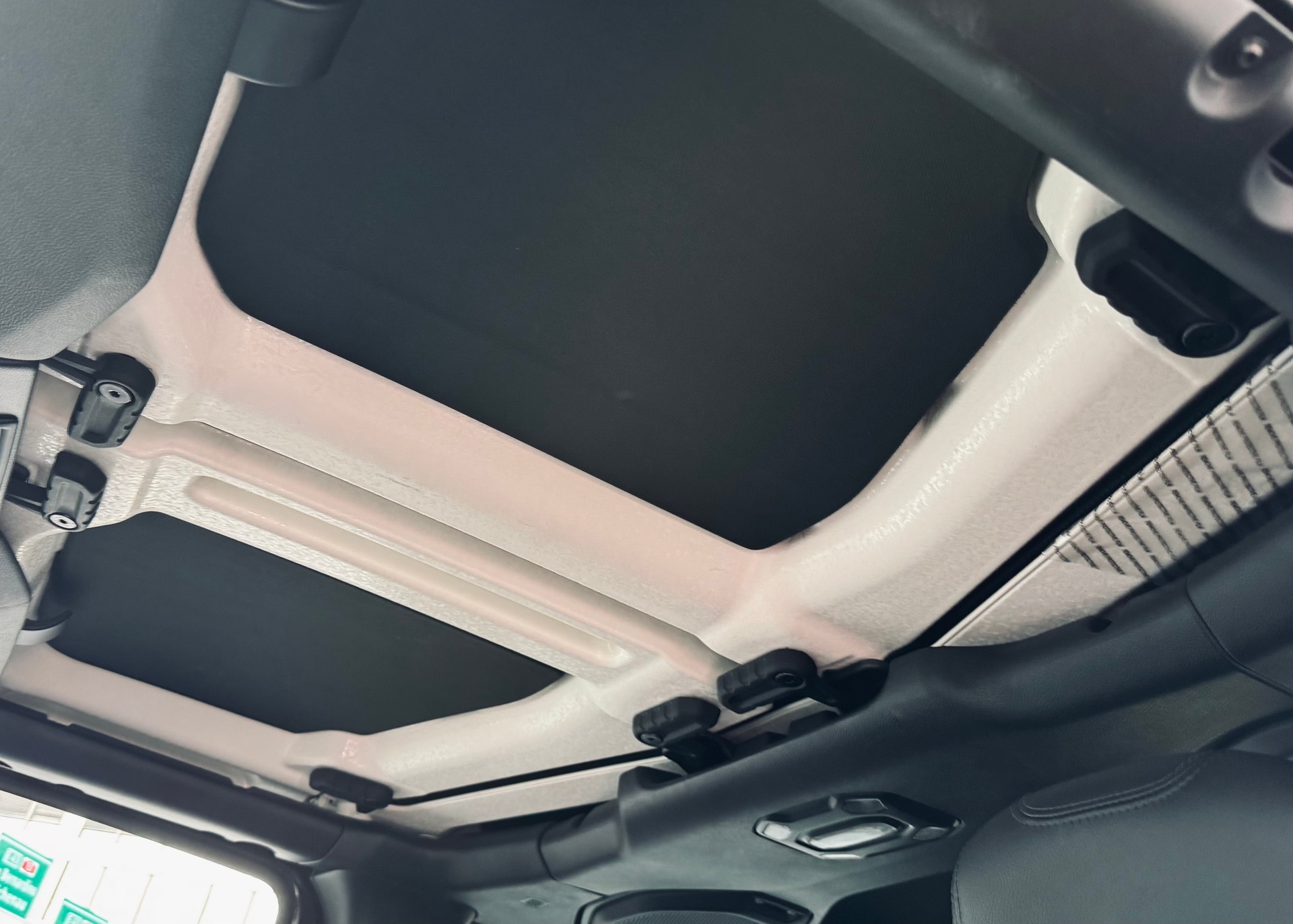 JEEP Wrangler 2.0 Sahara Automatic-image-8