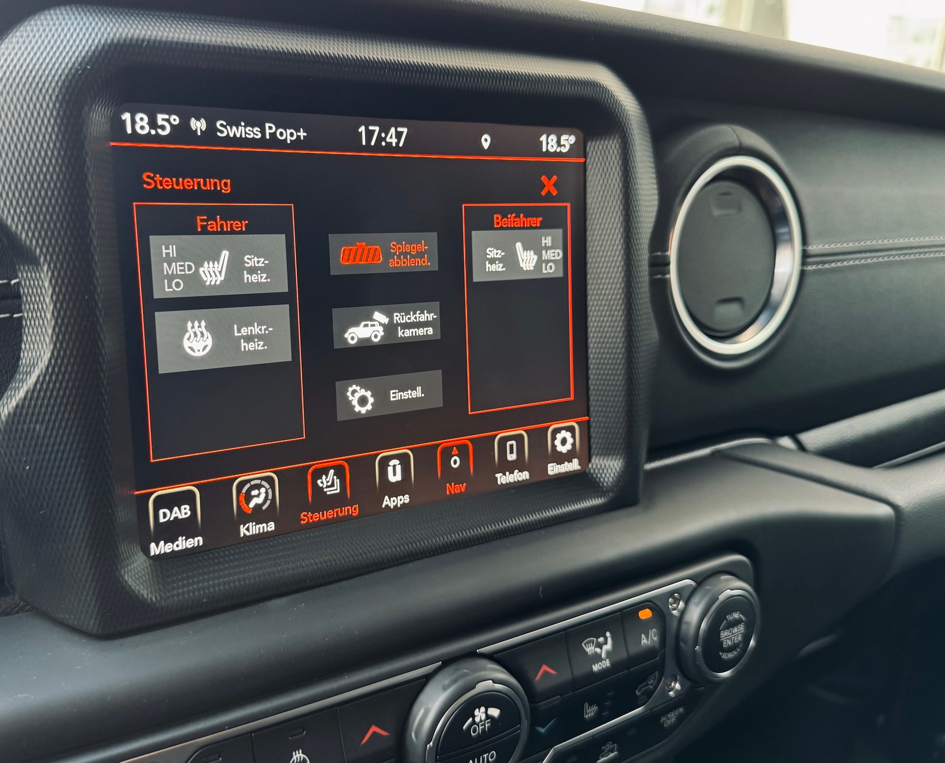 JEEP Wrangler 2.0 Sahara Automatic-image-18