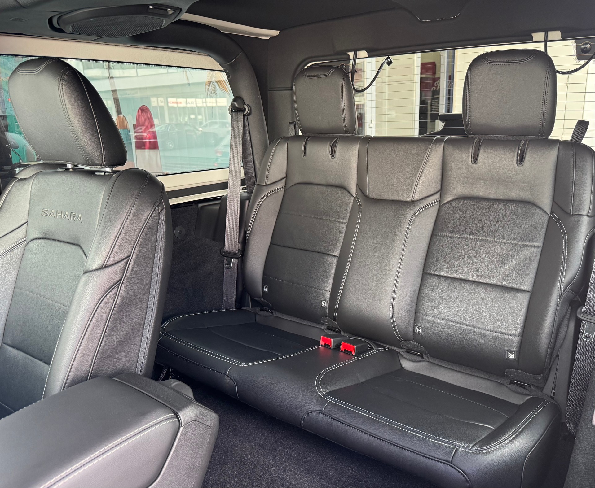 JEEP Wrangler 2.0 Sahara Automatic-image-9