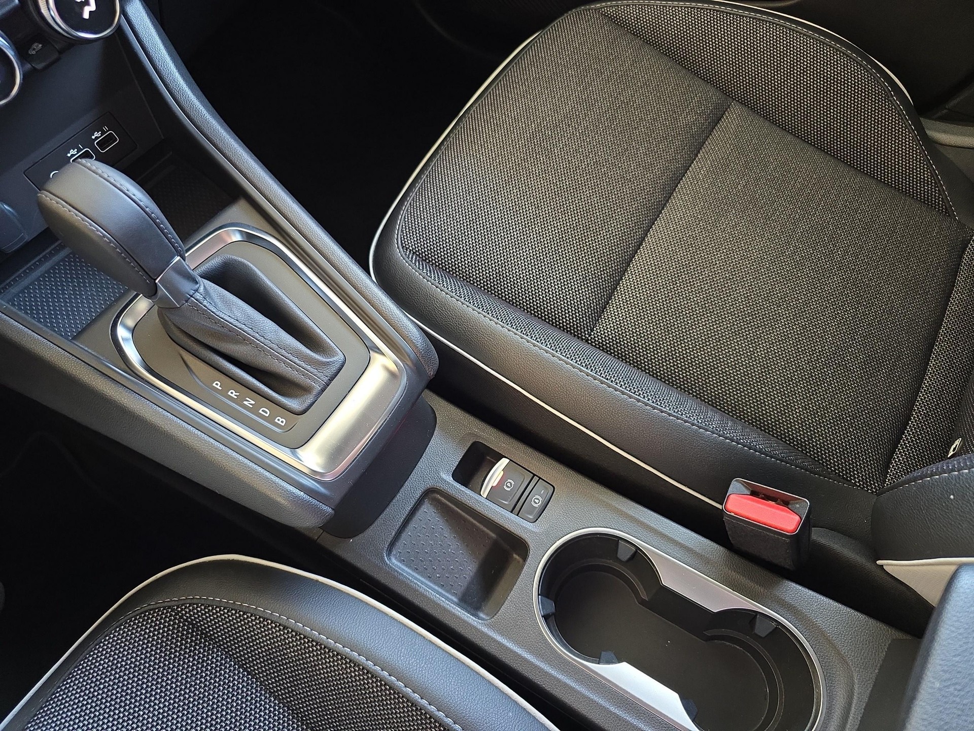 MITSUBISHI ASX 1.6 HEV Intense-image-17