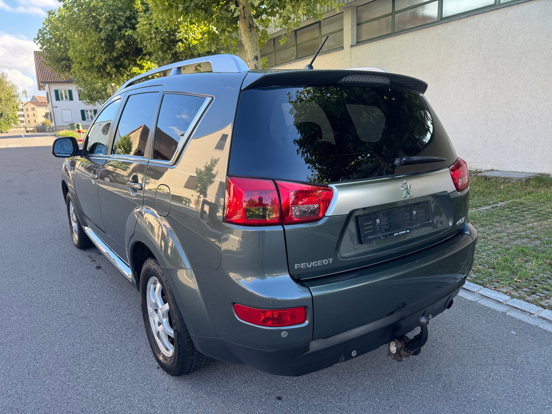 PEUGEOT 4007 2.2 HDi Platinum Edition DCS6-image-3